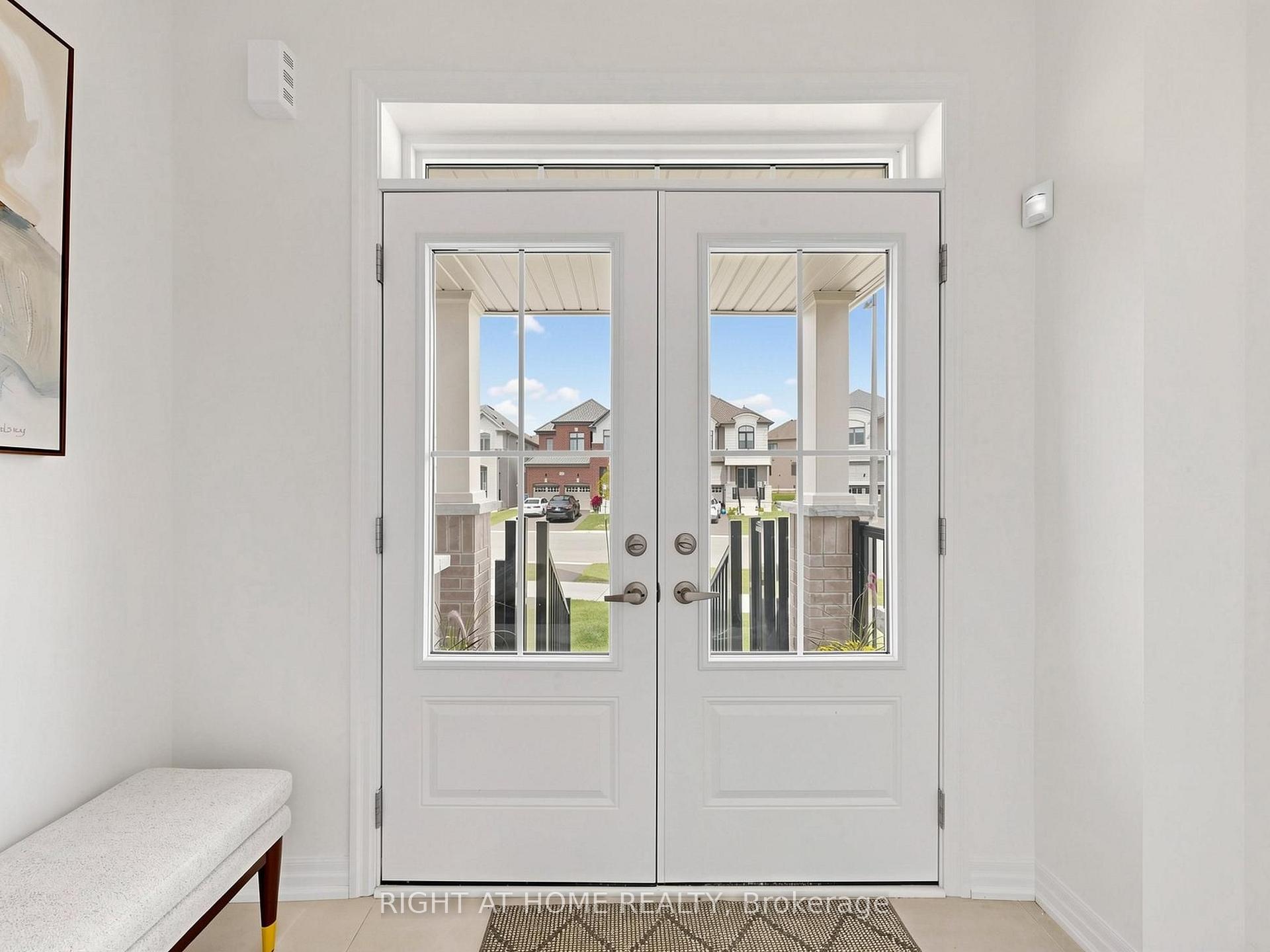 Photo 5 of 10 George Ellis Drive, Georgina, Keswick North — HOMEH