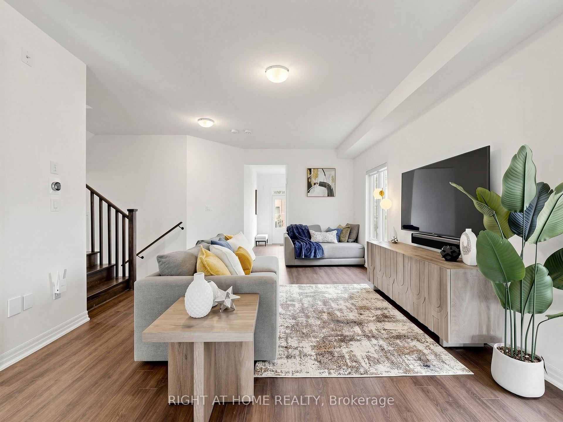 Photo 7 of 10 George Ellis Drive, Georgina, Keswick North — HOMEH