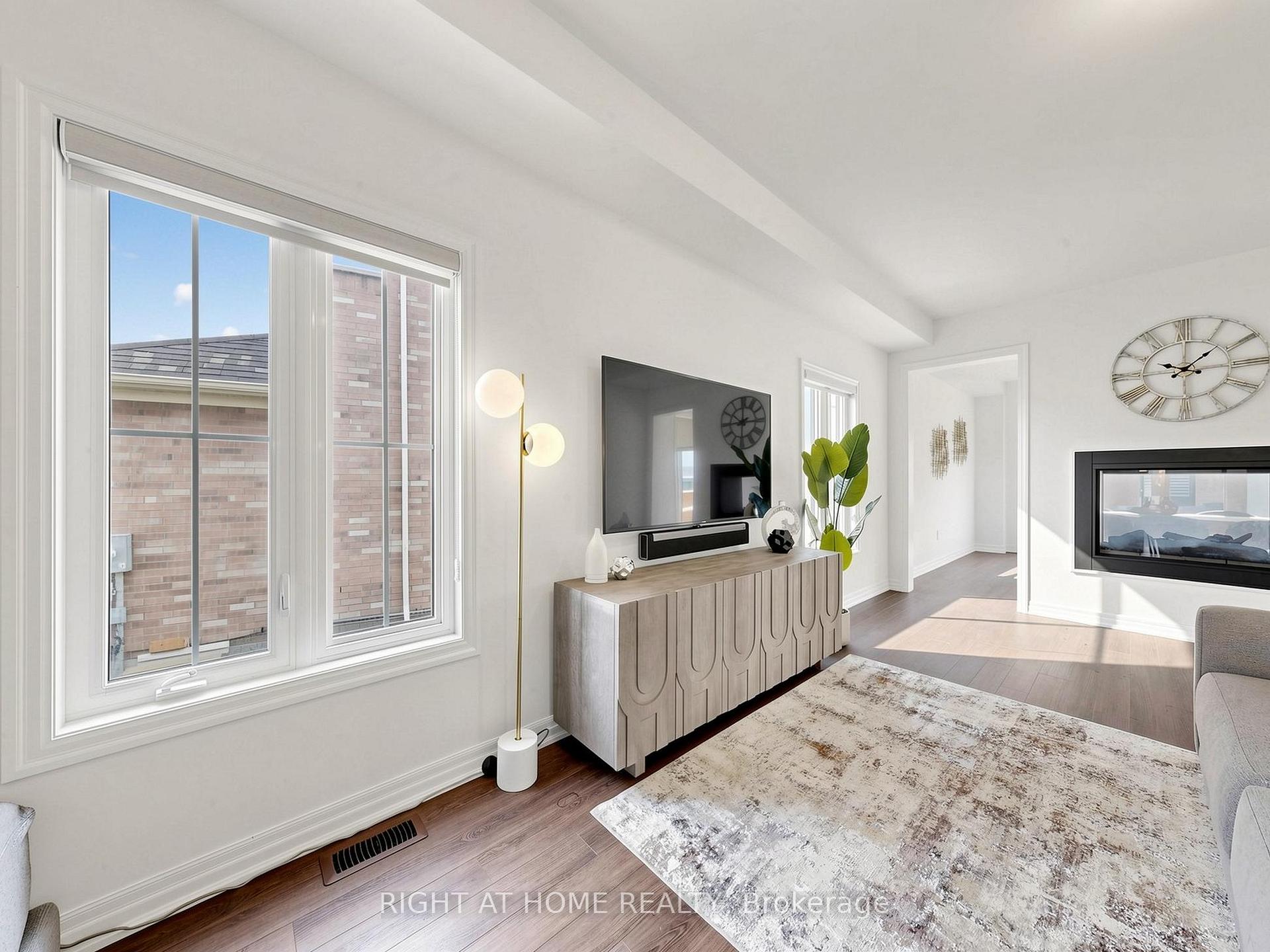 Photo 8 of 10 George Ellis Drive, Georgina, Keswick North — HOMEH
