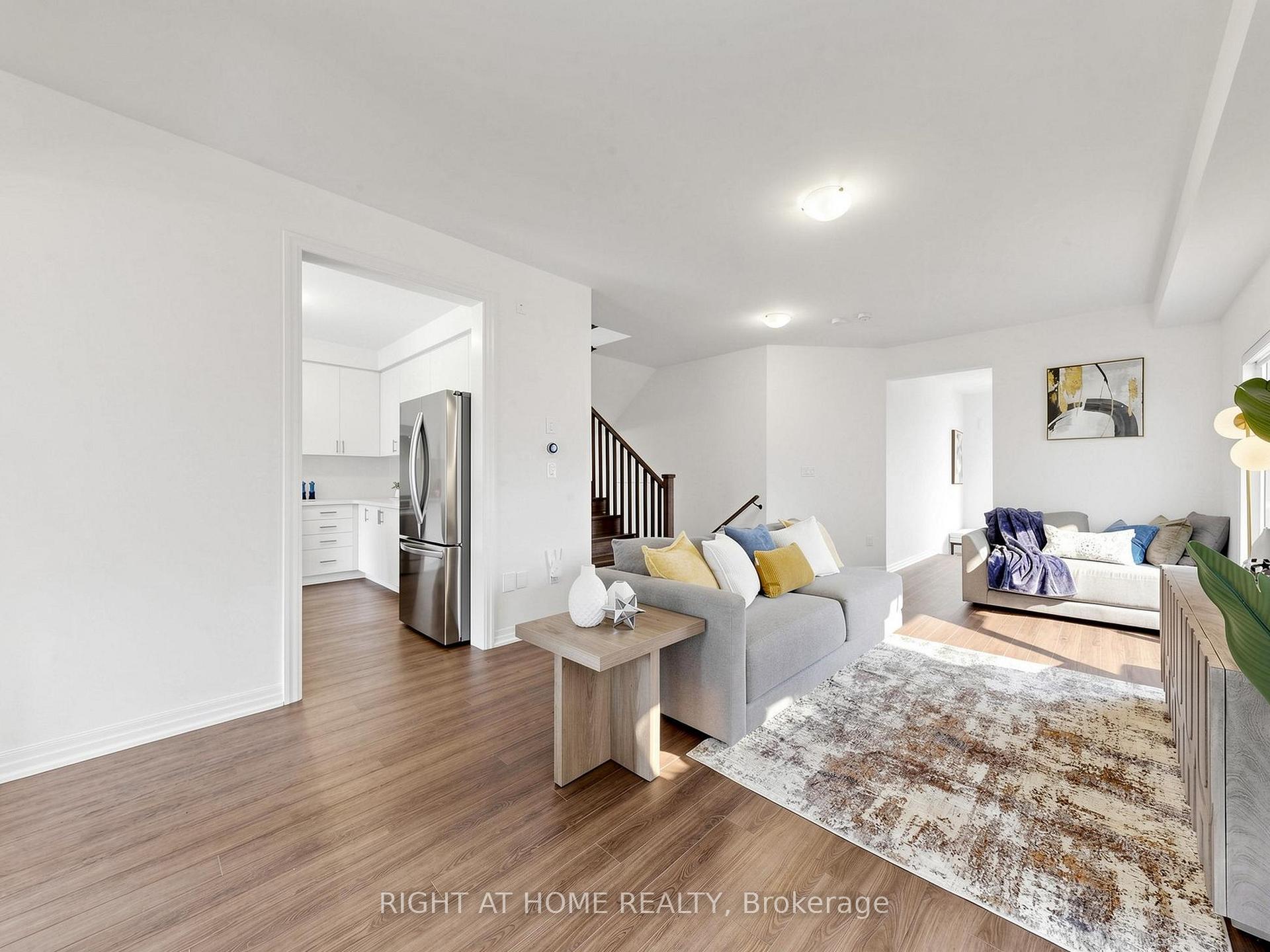 Photo 12 of 10 George Ellis Drive, Georgina, Keswick North — HOMEH