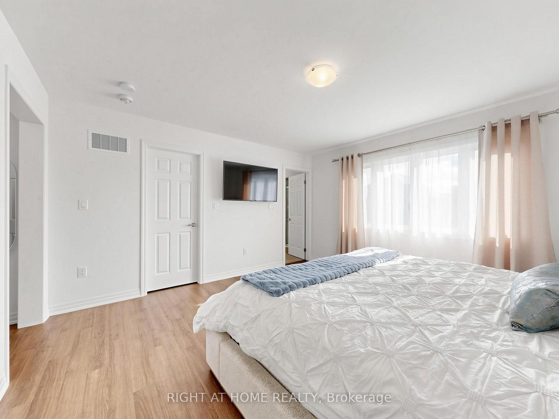 Photo 25 of 10 George Ellis Drive, Georgina, Keswick North — HOMEH