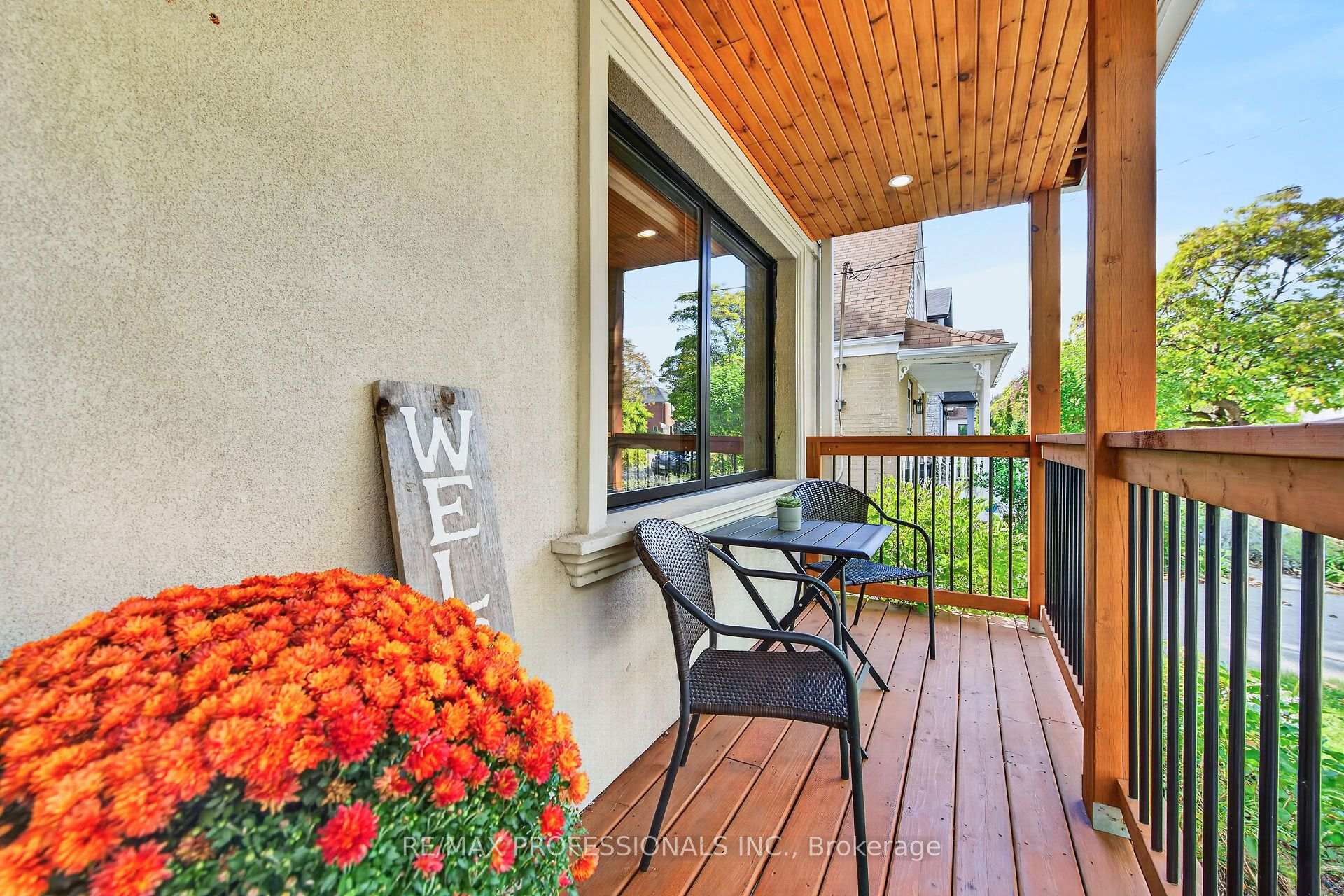 Photo 3 of 17 Hollydene Road, Scarborough, Clairlea-Birchmount — HOMEH