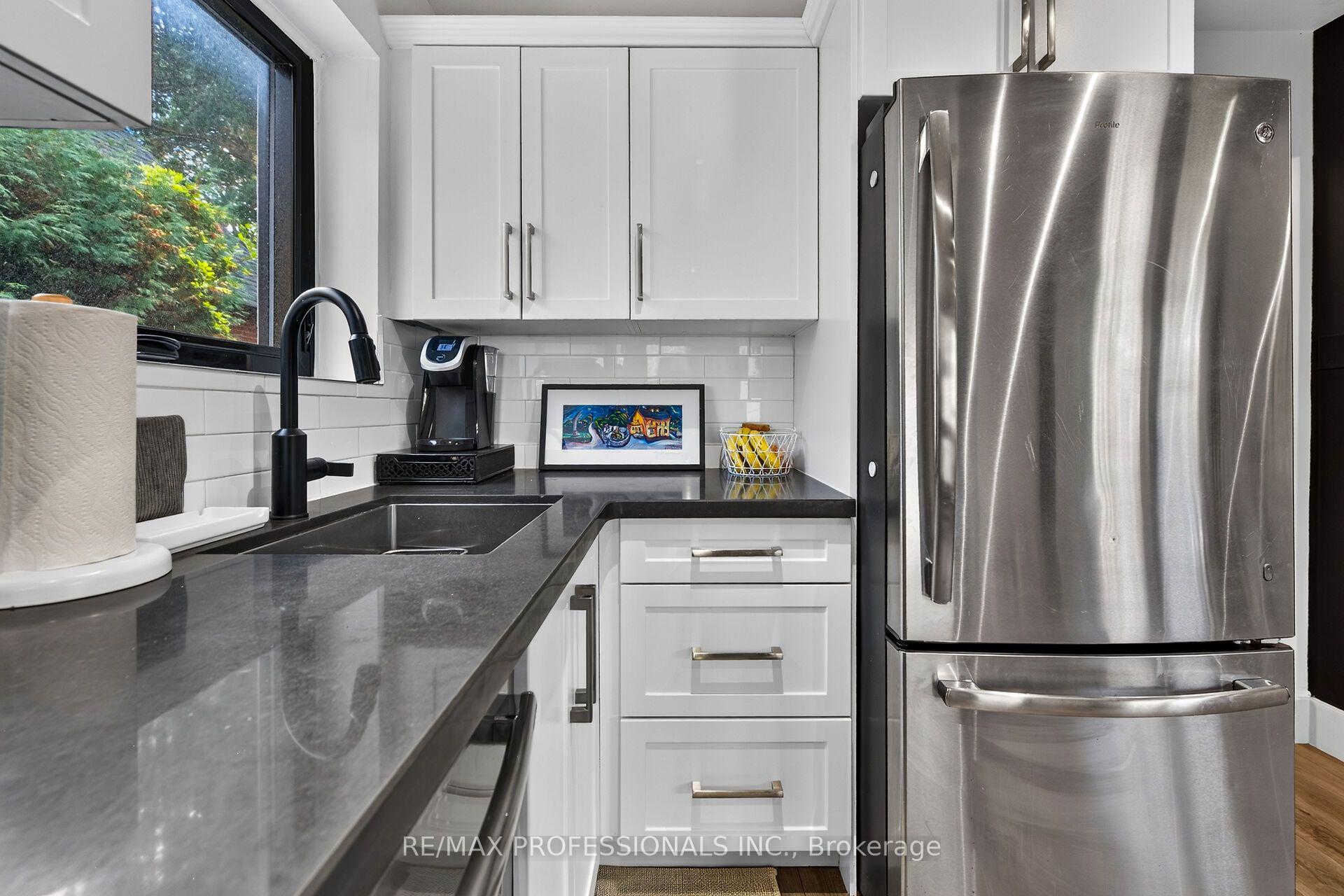 Photo 6 of 17 Hollydene Road, Scarborough, Clairlea-Birchmount — HOMEH