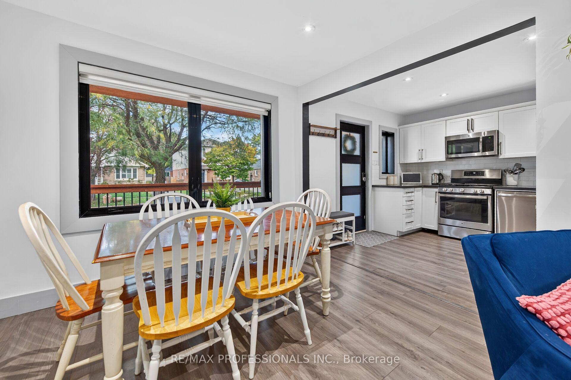 Photo 11 of 17 Hollydene Road, Scarborough, Clairlea-Birchmount — HOMEH