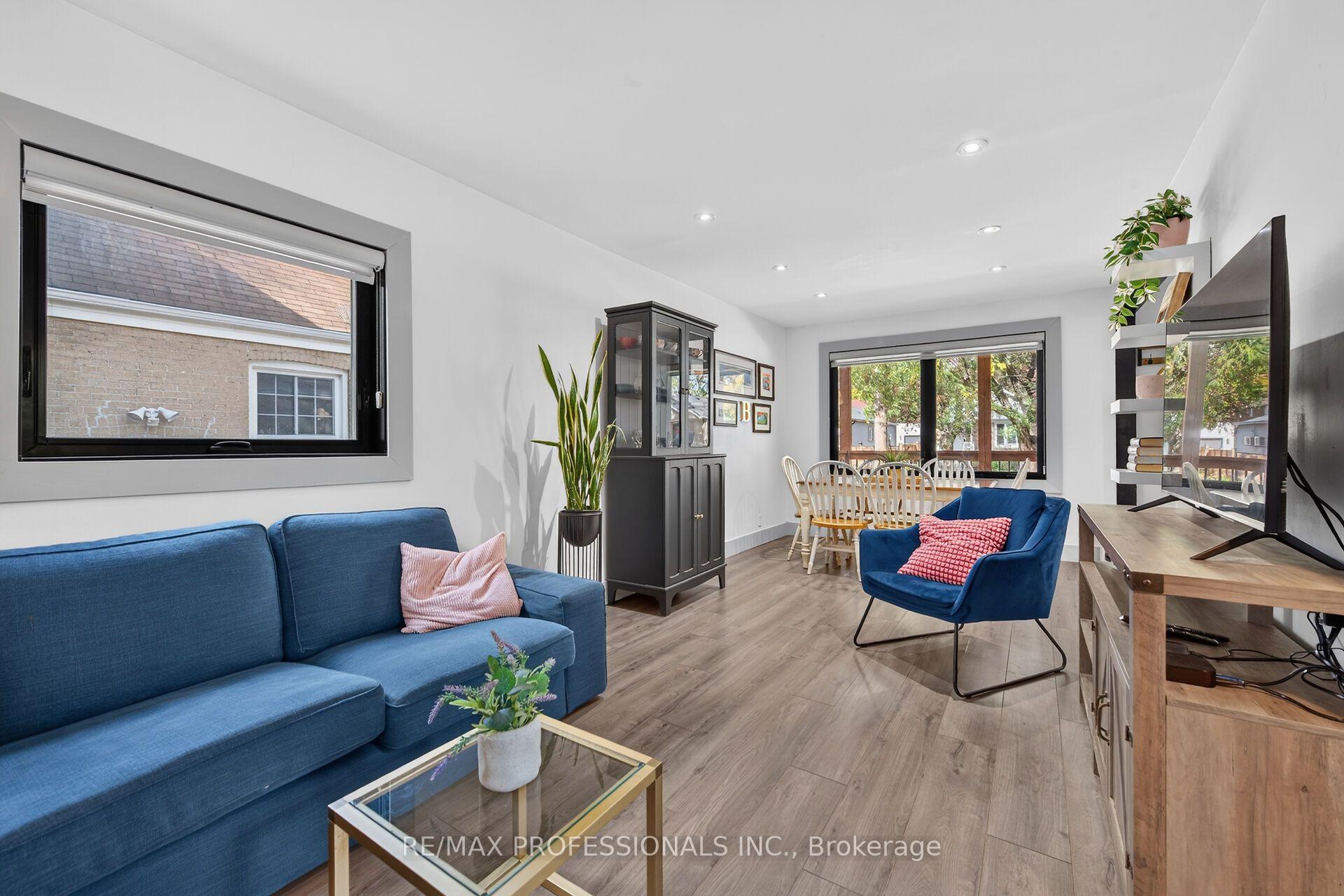 Photo 14 of 17 Hollydene Road, Scarborough, Clairlea-Birchmount — HOMEH