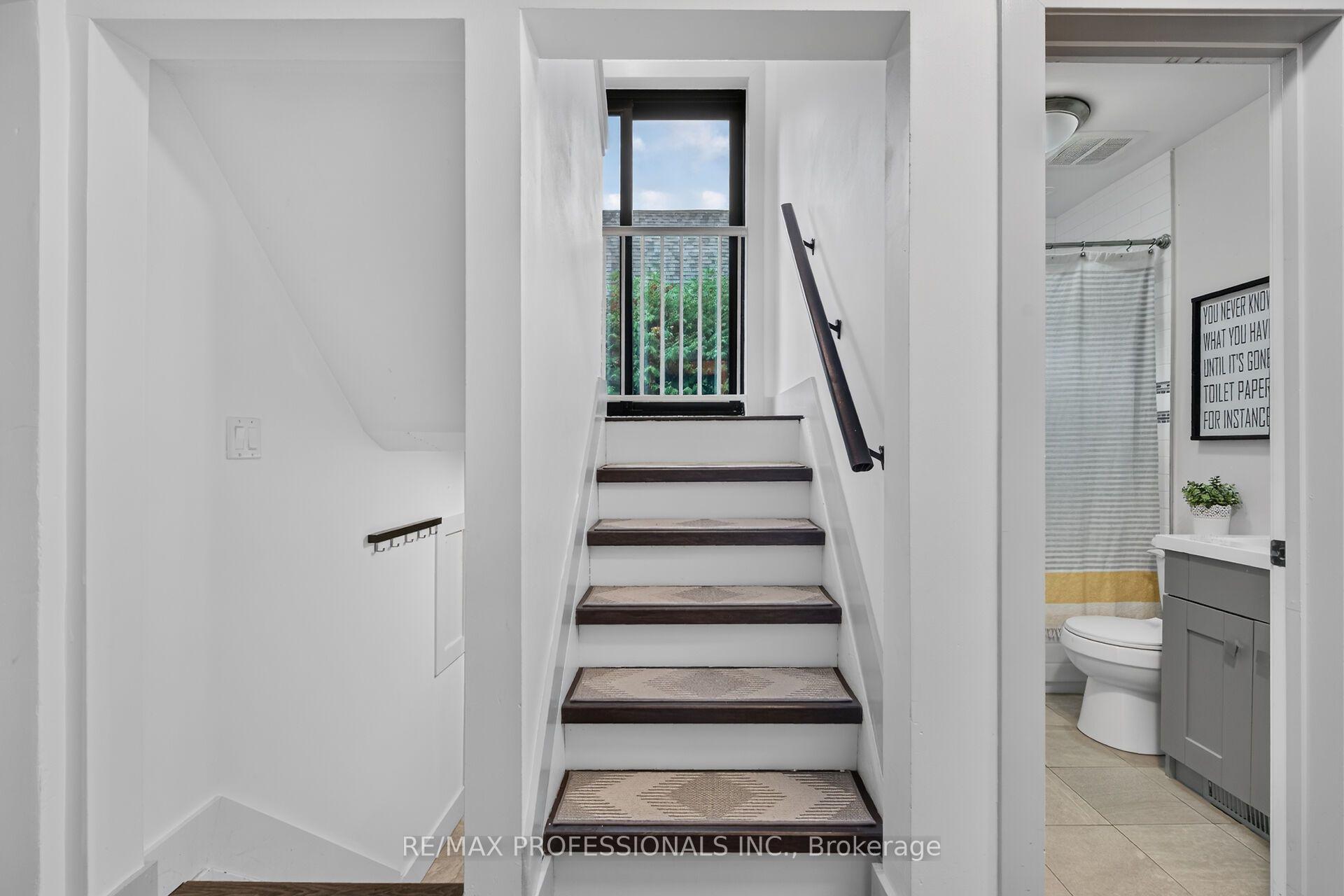 Photo 15 of 17 Hollydene Road, Scarborough, Clairlea-Birchmount — HOMEH