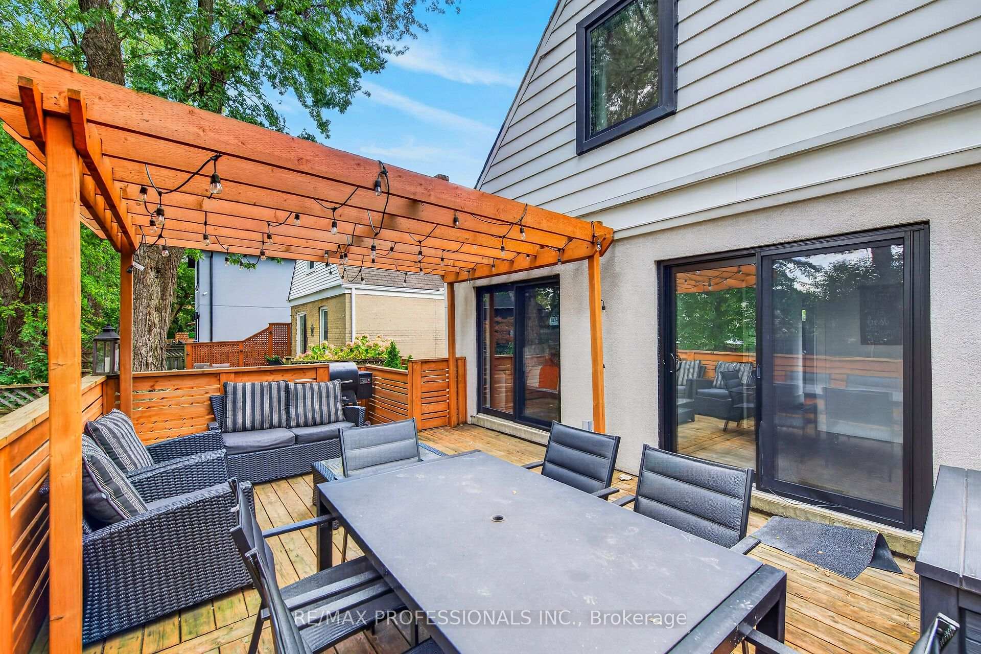 Photo 21 of 17 Hollydene Road, Scarborough, Clairlea-Birchmount — HOMEH