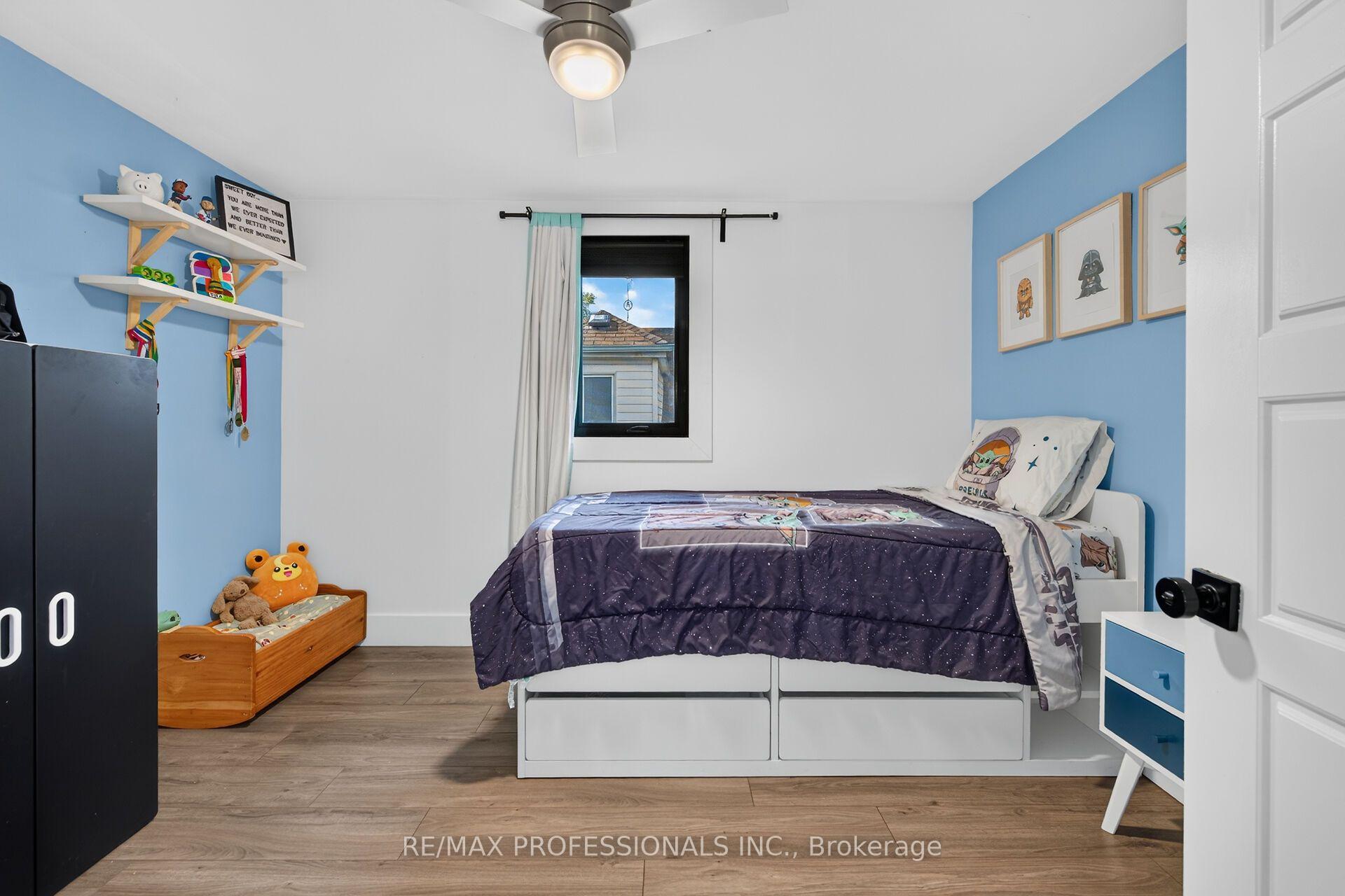 Photo 25 of 17 Hollydene Road, Scarborough, Clairlea-Birchmount — HOMEH