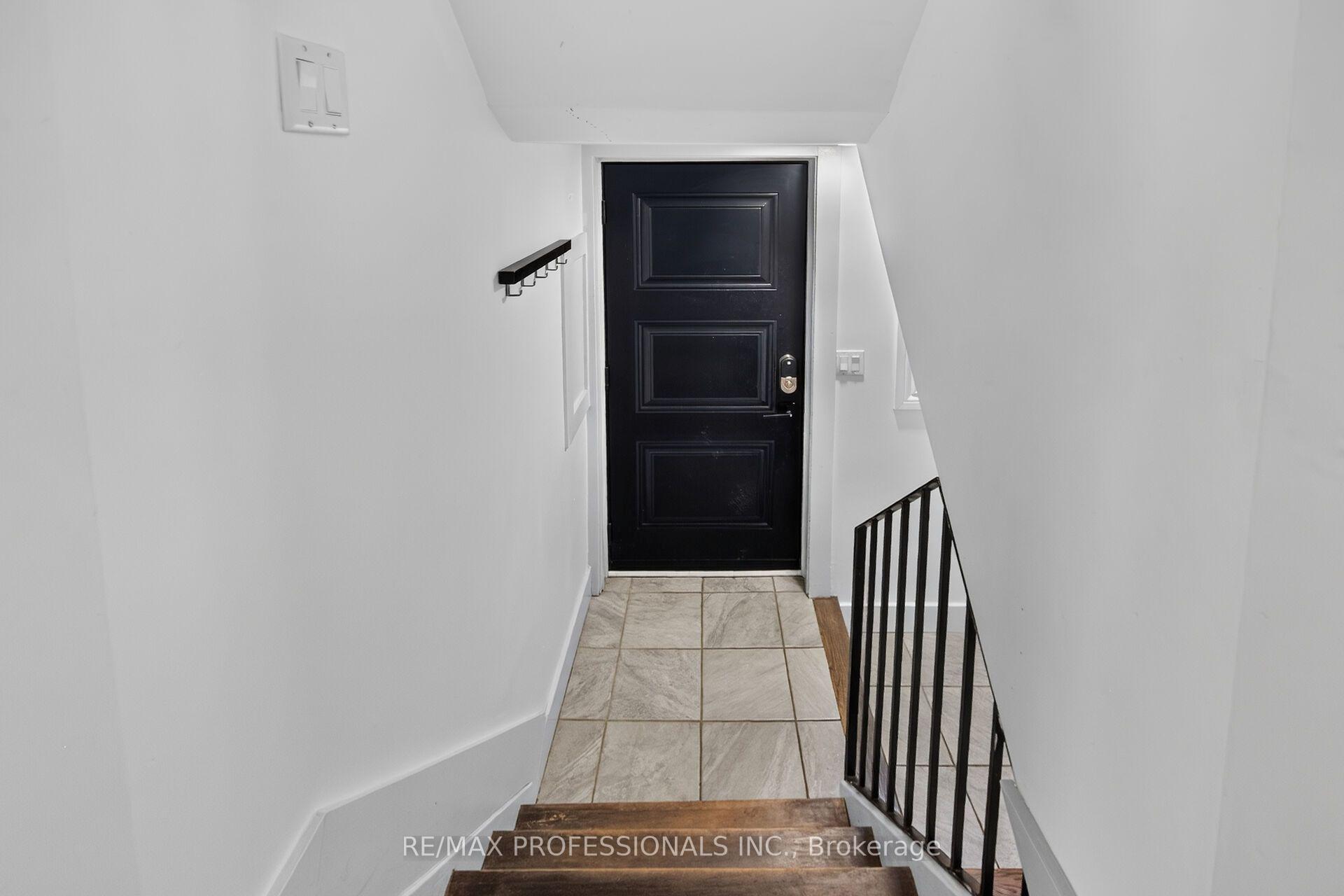 Photo 31 of 17 Hollydene Road, Scarborough, Clairlea-Birchmount — HOMEH
