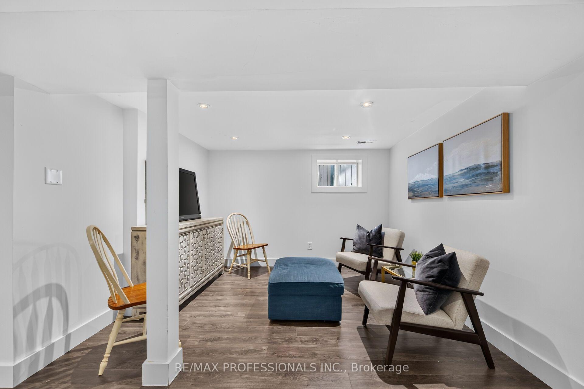 Photo 35 of 17 Hollydene Road, Scarborough, Clairlea-Birchmount — HOMEH