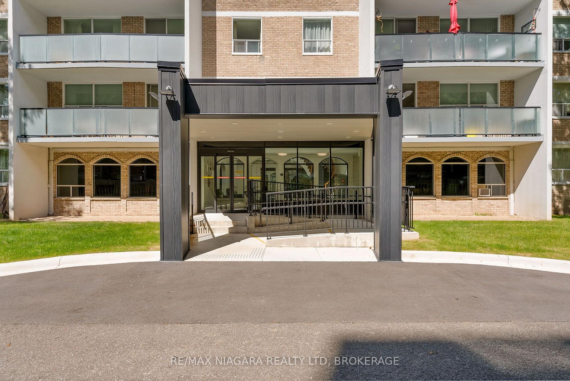 Photo 2 of Unit 1002, 359 Geneva Street, St. Catharines, Fairview — HOMEH