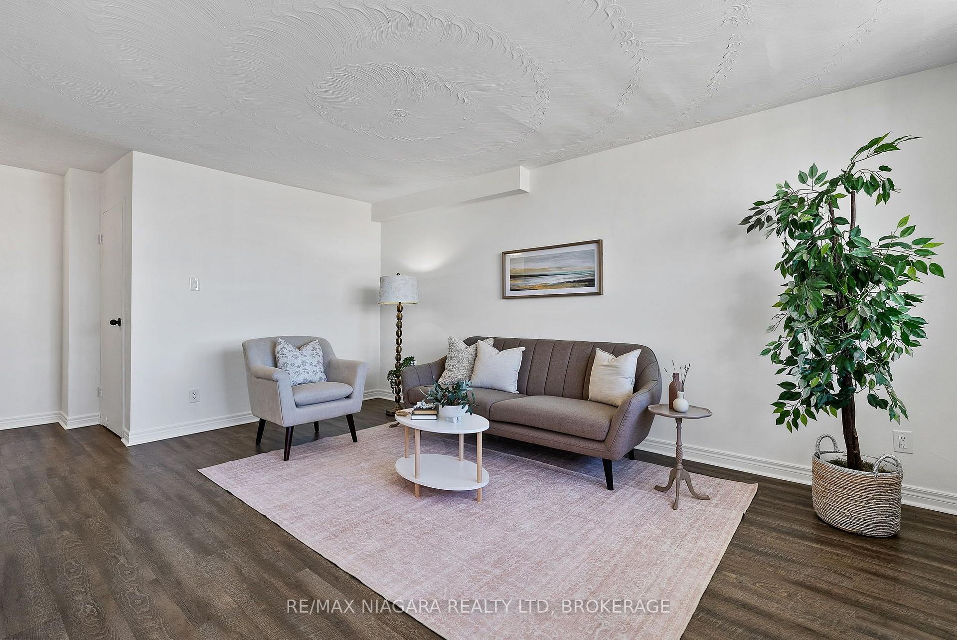 Photo 5 of Unit 1002, 359 Geneva Street, St. Catharines, Fairview — HOMEH