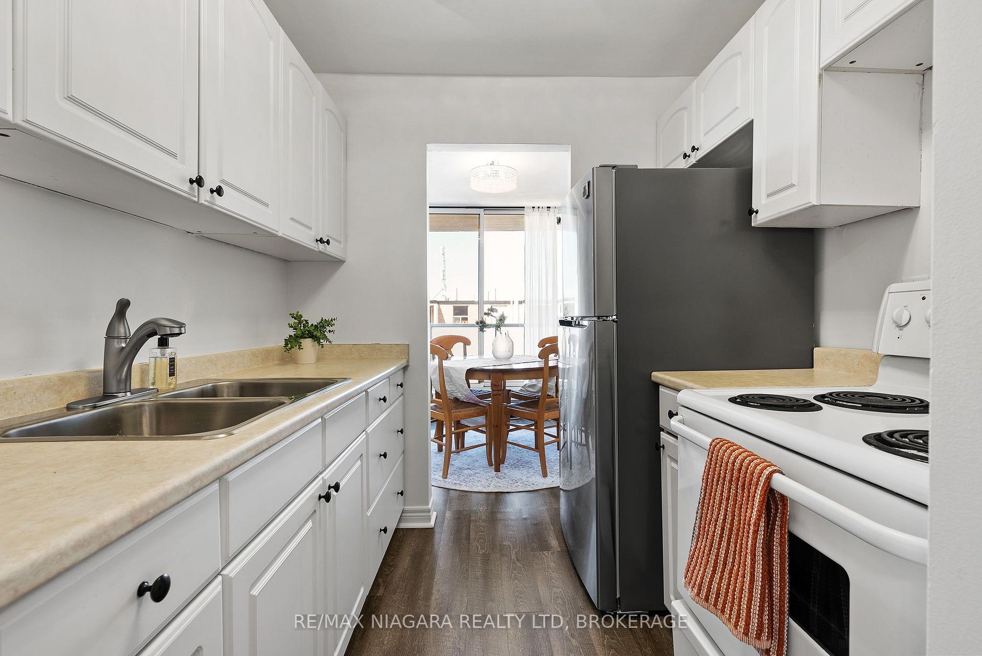 Photo 6 of Unit 1002, 359 Geneva Street, St. Catharines, Fairview — HOMEH