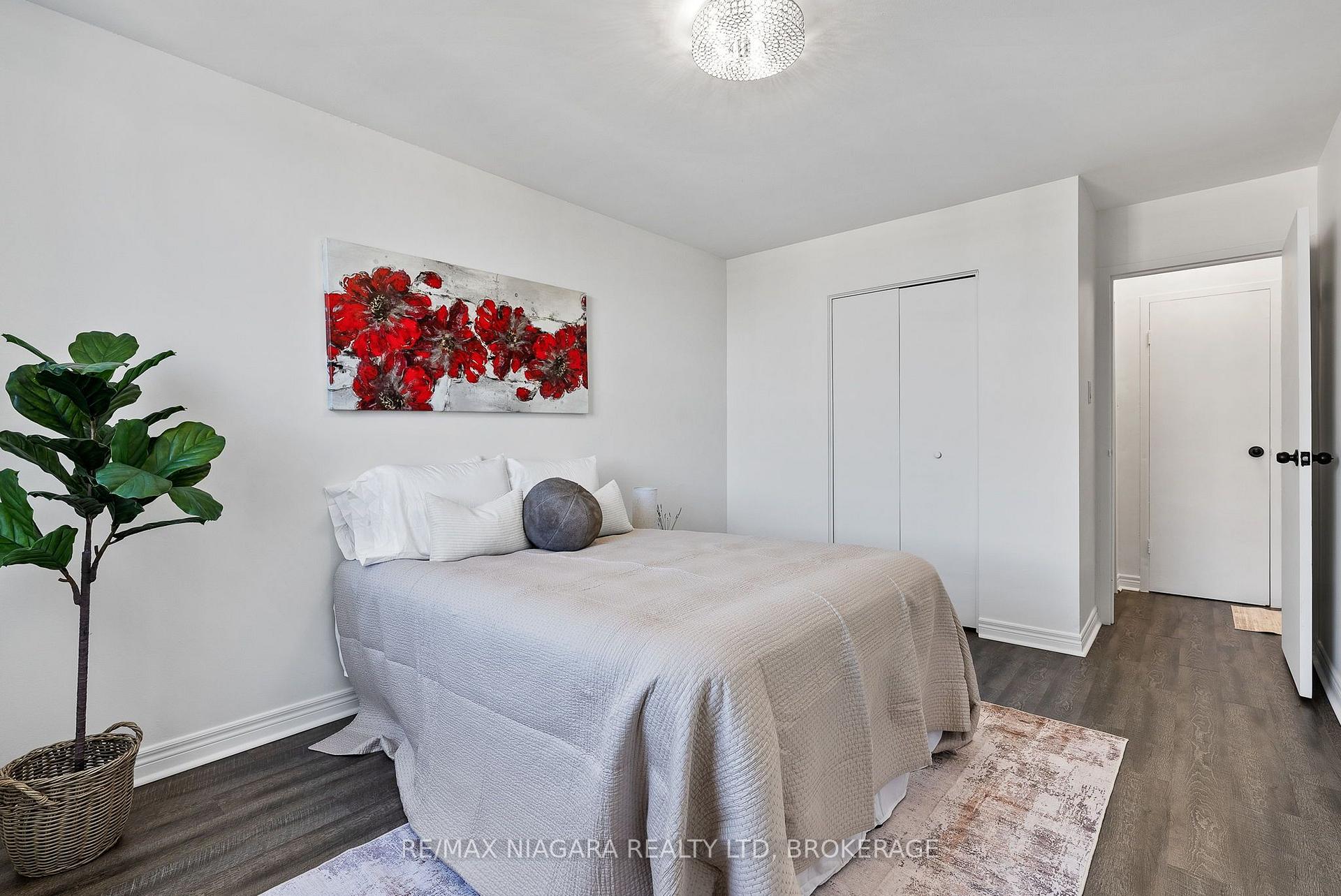 Photo 12 of Unit 1002, 359 Geneva Street, St. Catharines, Fairview — HOMEH