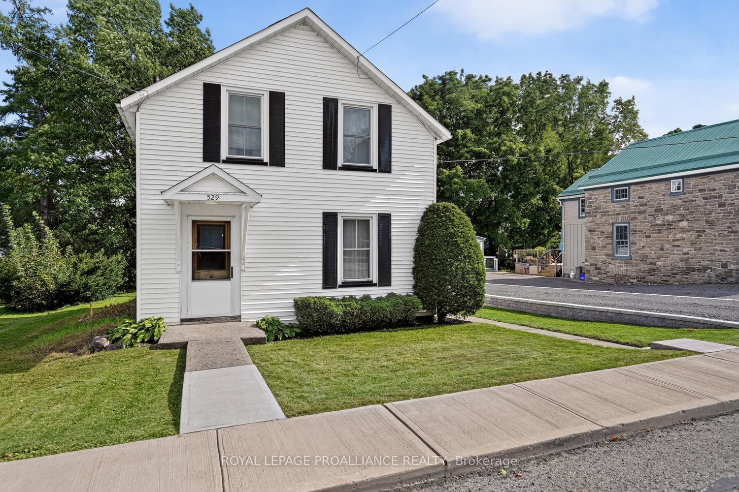 Photo of 529 Dibble Street W