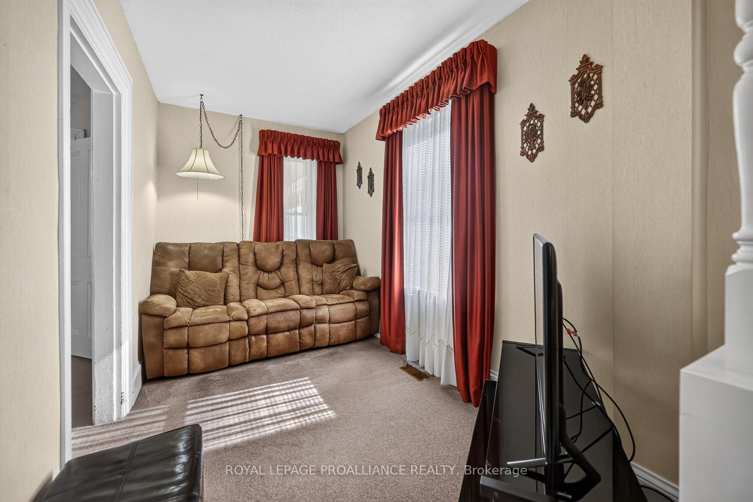 Photo 8 of 529 Dibble Street W, Prescott, Prescott — HOMEH