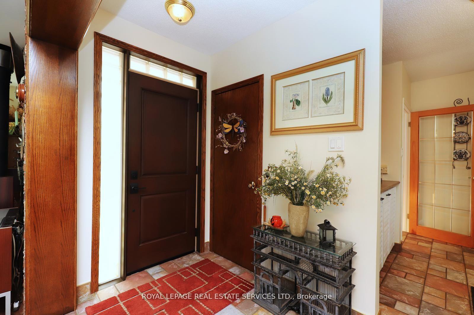 Photo 6 of 167 Oliver Place, Oakville, College Park — HOMEH