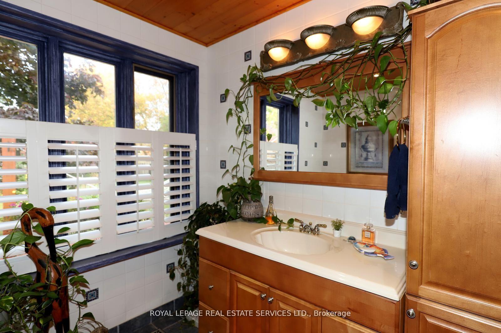 Photo 16 of 167 Oliver Place, Oakville, College Park — HOMEH