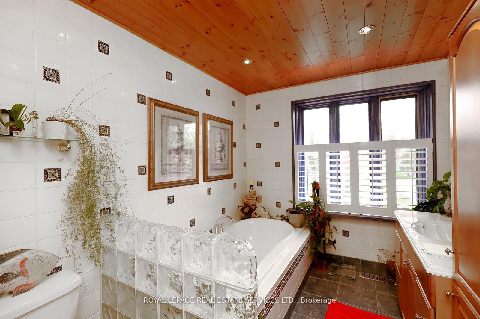 Photo 17 of 167 Oliver Place, Oakville, College Park — HOMEH