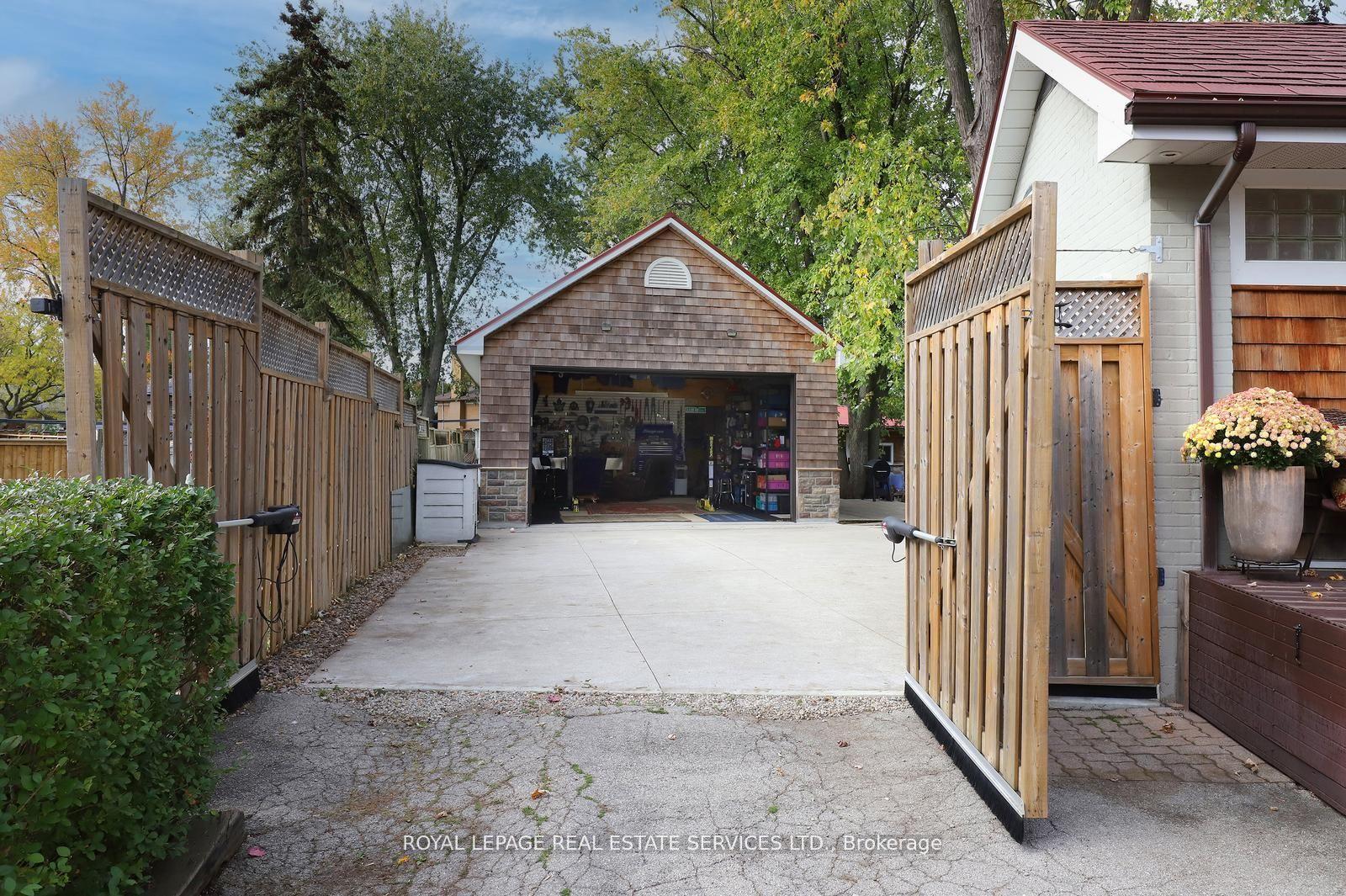 Photo 44 of 167 Oliver Place, Oakville, College Park — HOMEH