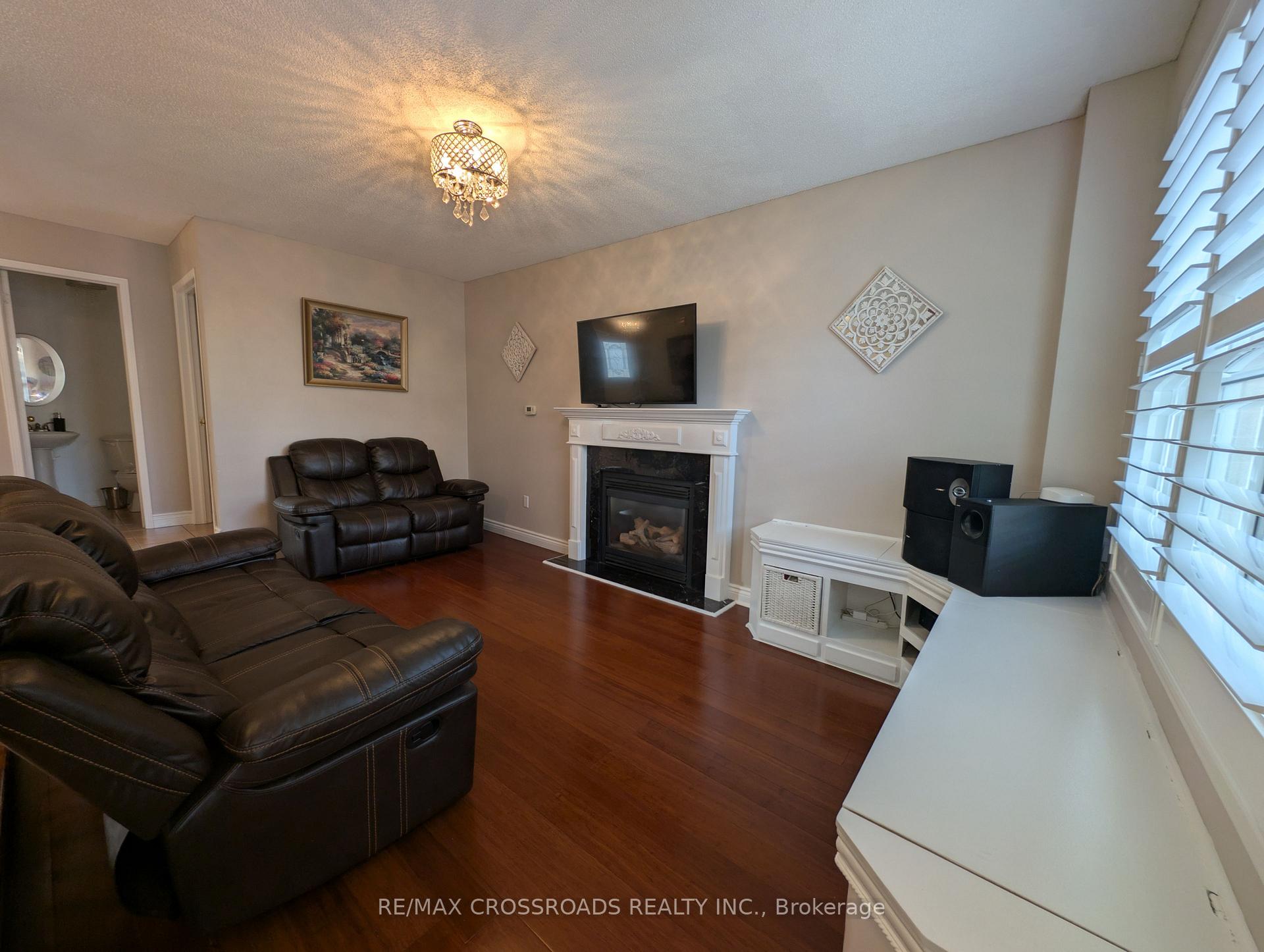 Photo 4 of 94 Violet Street, Barrie, Holly — HOMEH