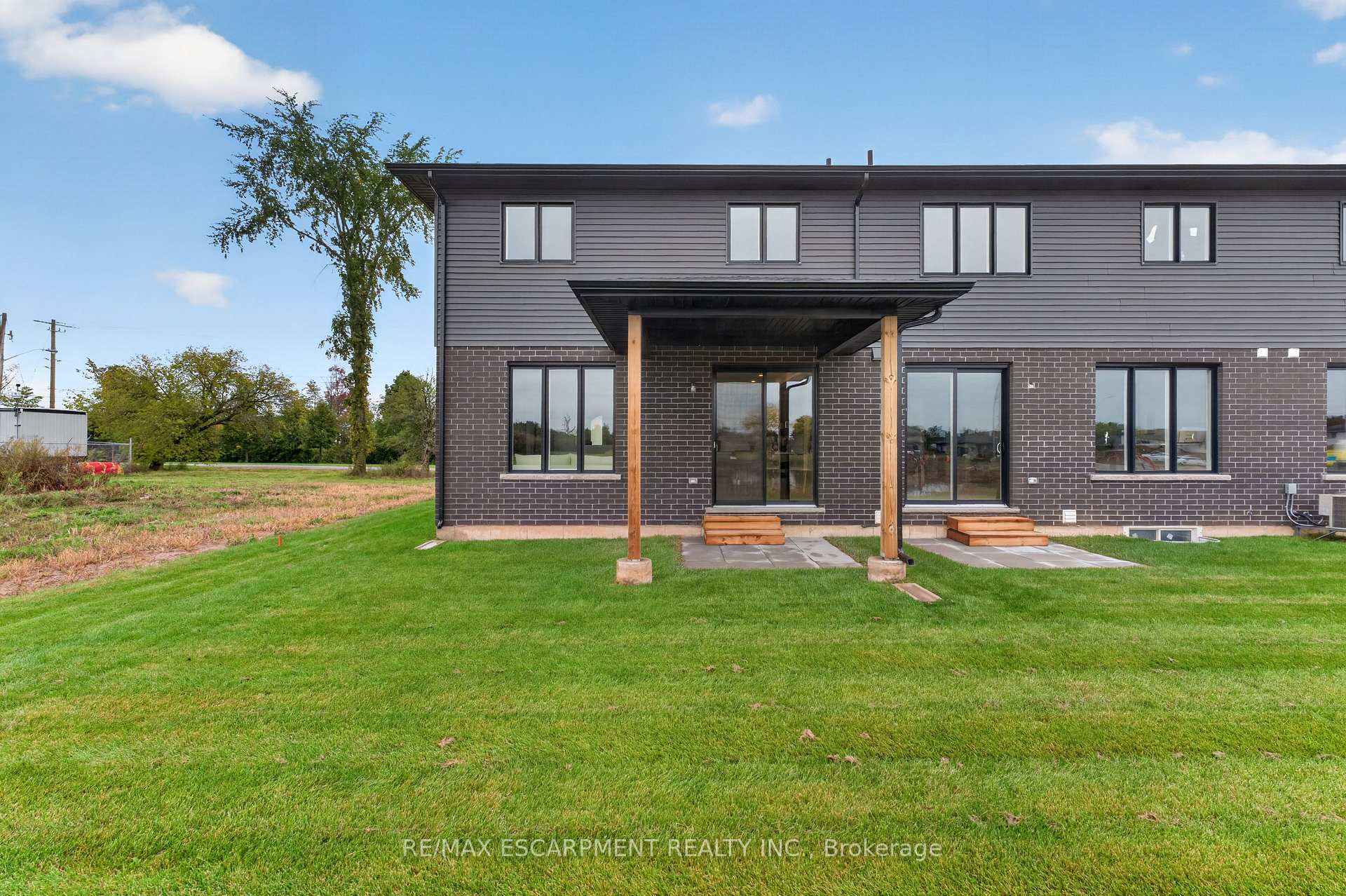 Photo 6 of 967 Clare Avenue, Welland, N. Welland — HOMEH