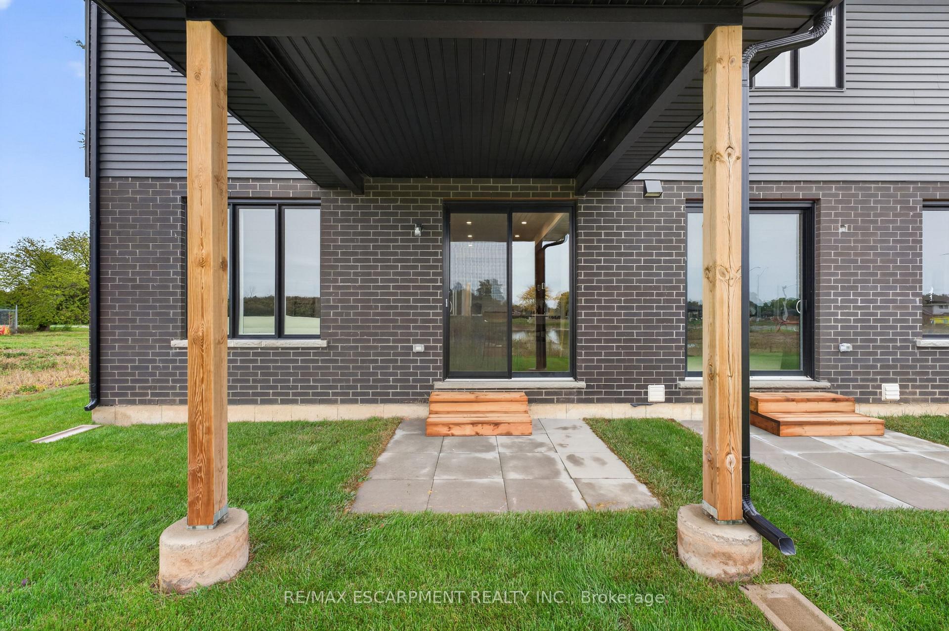 Photo 7 of 967 Clare Avenue, Welland, N. Welland — HOMEH