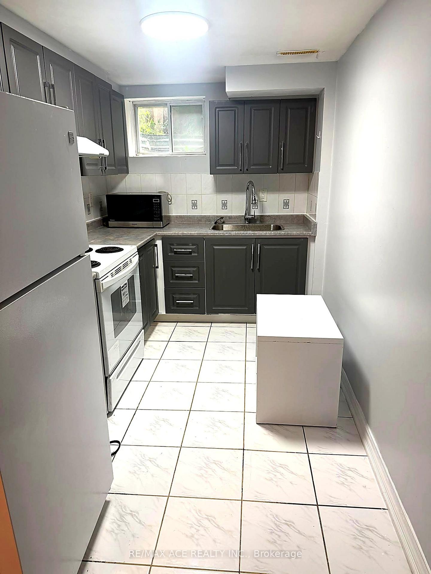 Photo 2 of Unit BSMT, 95 Joycedale Street, Markham, Middlefield — HOMEH