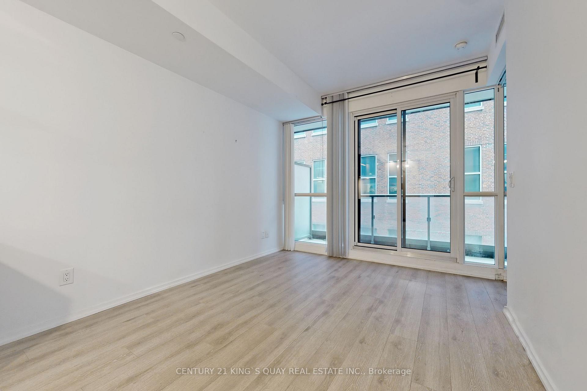 Photo 4 of Unit 1409, 70 Temperance Street, Toronto, Bay Street Corridor — HOMEH