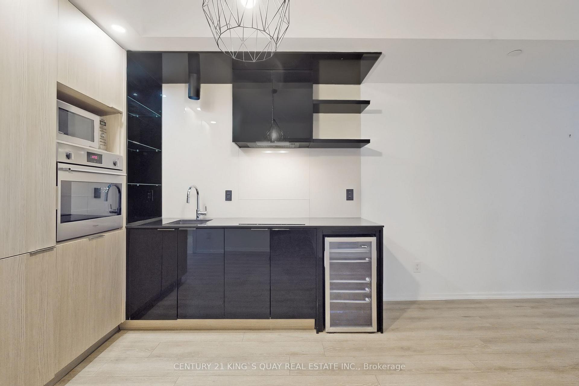 Photo 9 of Unit 1409, 70 Temperance Street, Toronto, Bay Street Corridor — HOMEH