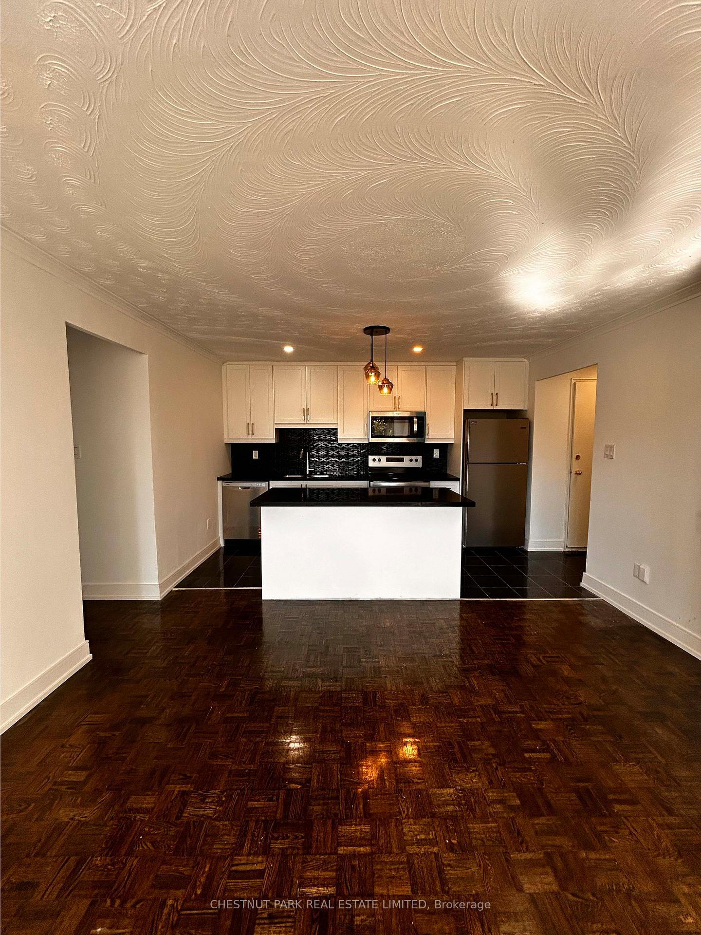 Photo 3 of Unit #47, 4 Superior Avenue, Etobicoke, Mimico — HOMEH