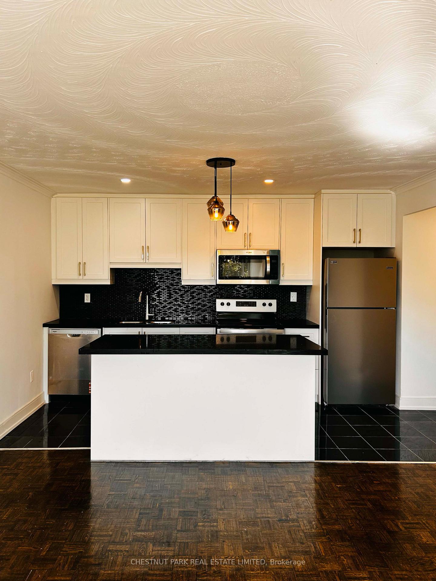 Photo 4 of Unit #47, 4 Superior Avenue, Etobicoke, Mimico — HOMEH