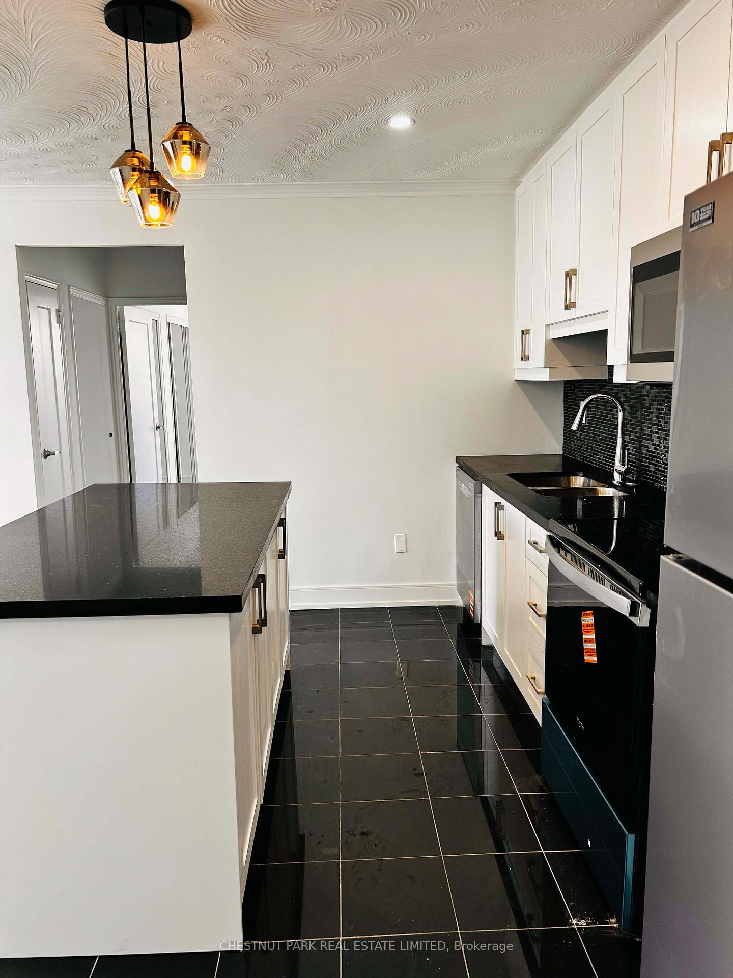 Photo 5 of Unit #47, 4 Superior Avenue, Etobicoke, Mimico — HOMEH