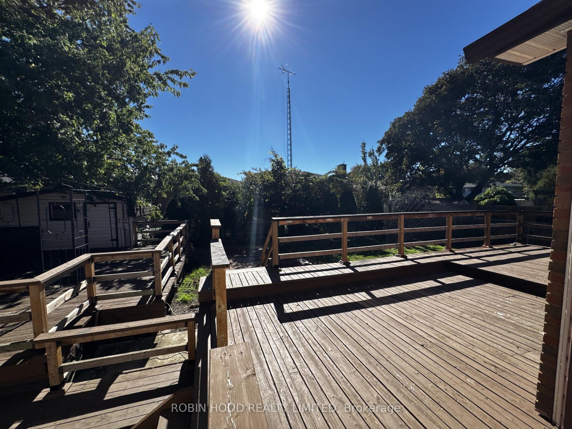 Photo 19 of 542 Mohawk Road E, Hamilton, Lawfield — HOMEH