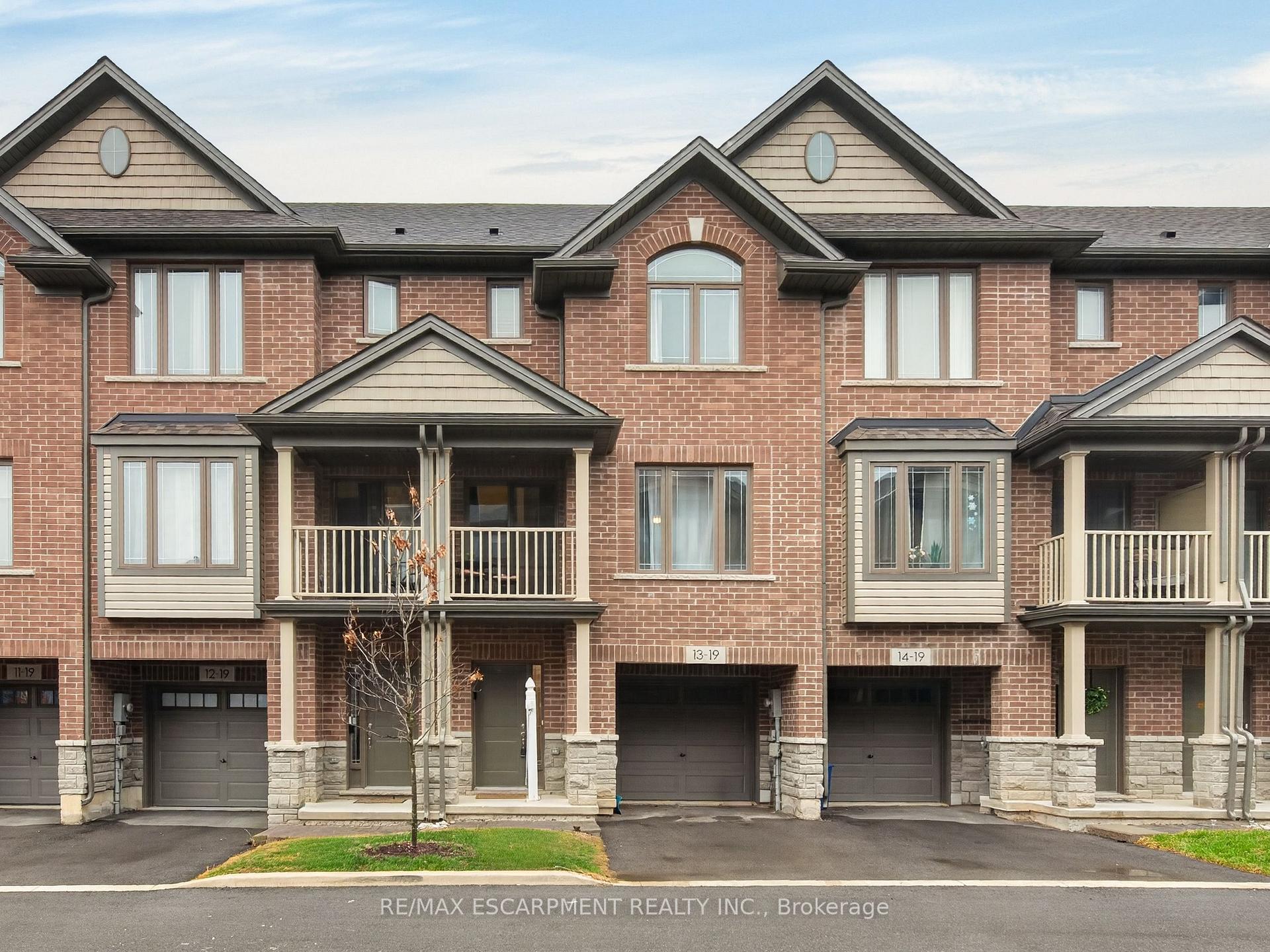 Photo 4 of Unit 13, 19 Picardy Drive, Hamilton, Stoney Creek — HOMEH