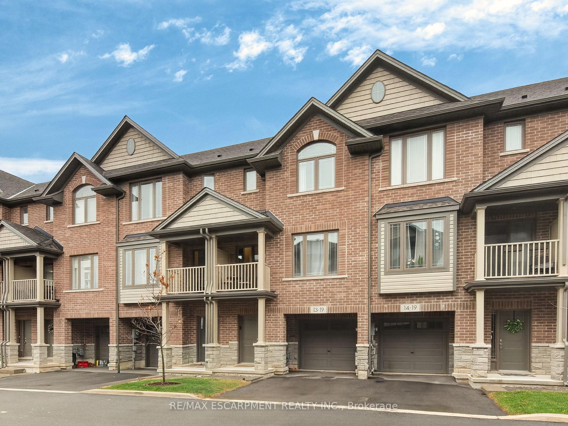 Photo 6 of Unit 13, 19 Picardy Drive, Hamilton, Stoney Creek — HOMEH