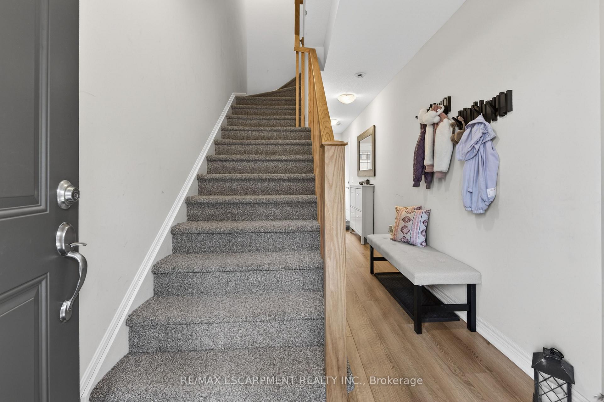 Photo 9 of Unit 13, 19 Picardy Drive, Hamilton, Stoney Creek — HOMEH