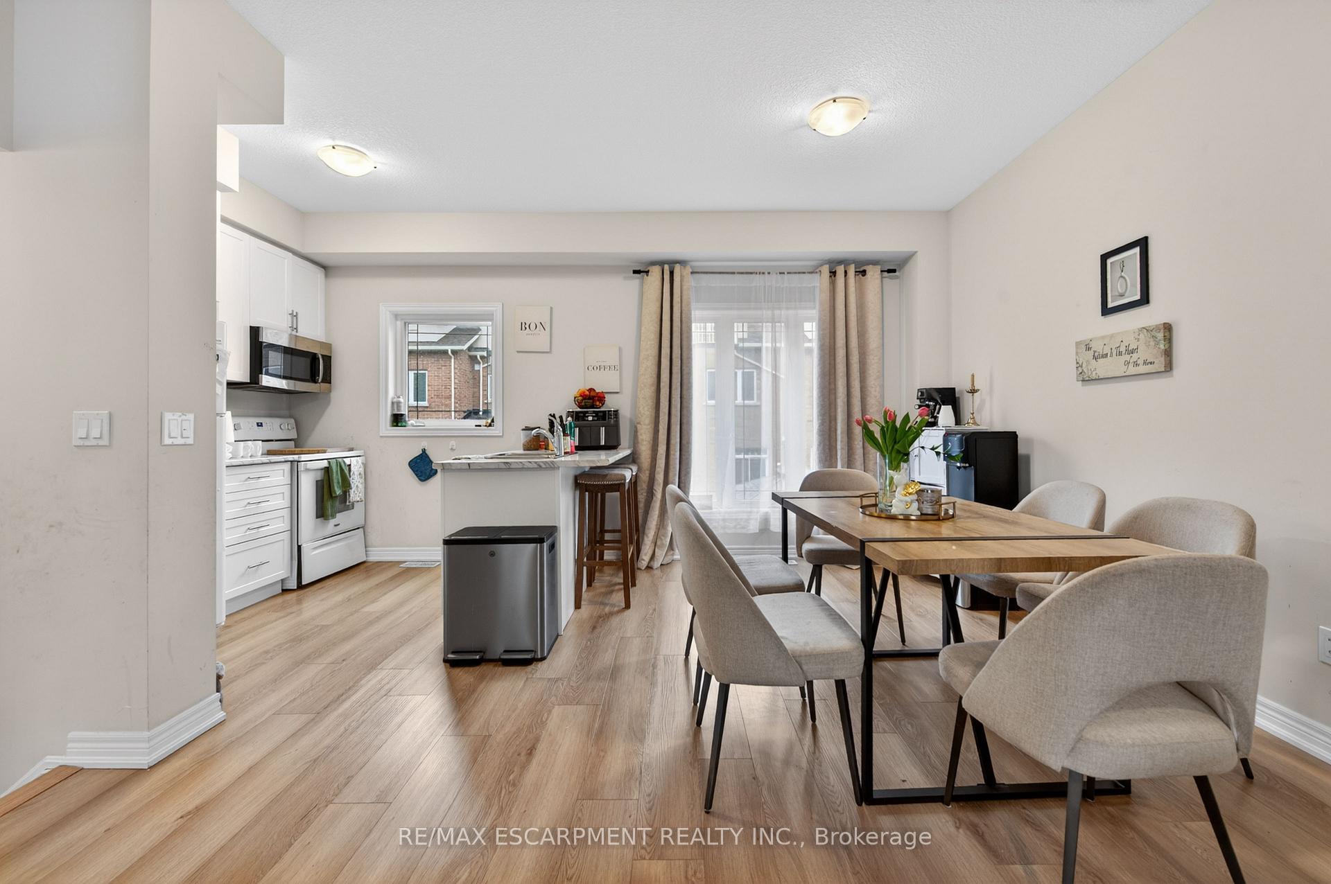 Photo 13 of Unit 13, 19 Picardy Drive, Hamilton, Stoney Creek — HOMEH