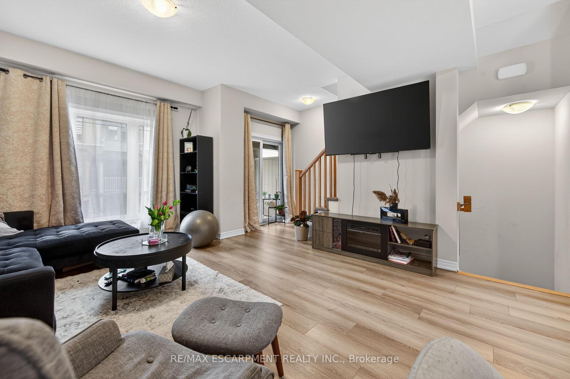 Photo 20 of Unit 13, 19 Picardy Drive, Hamilton, Stoney Creek — HOMEH
