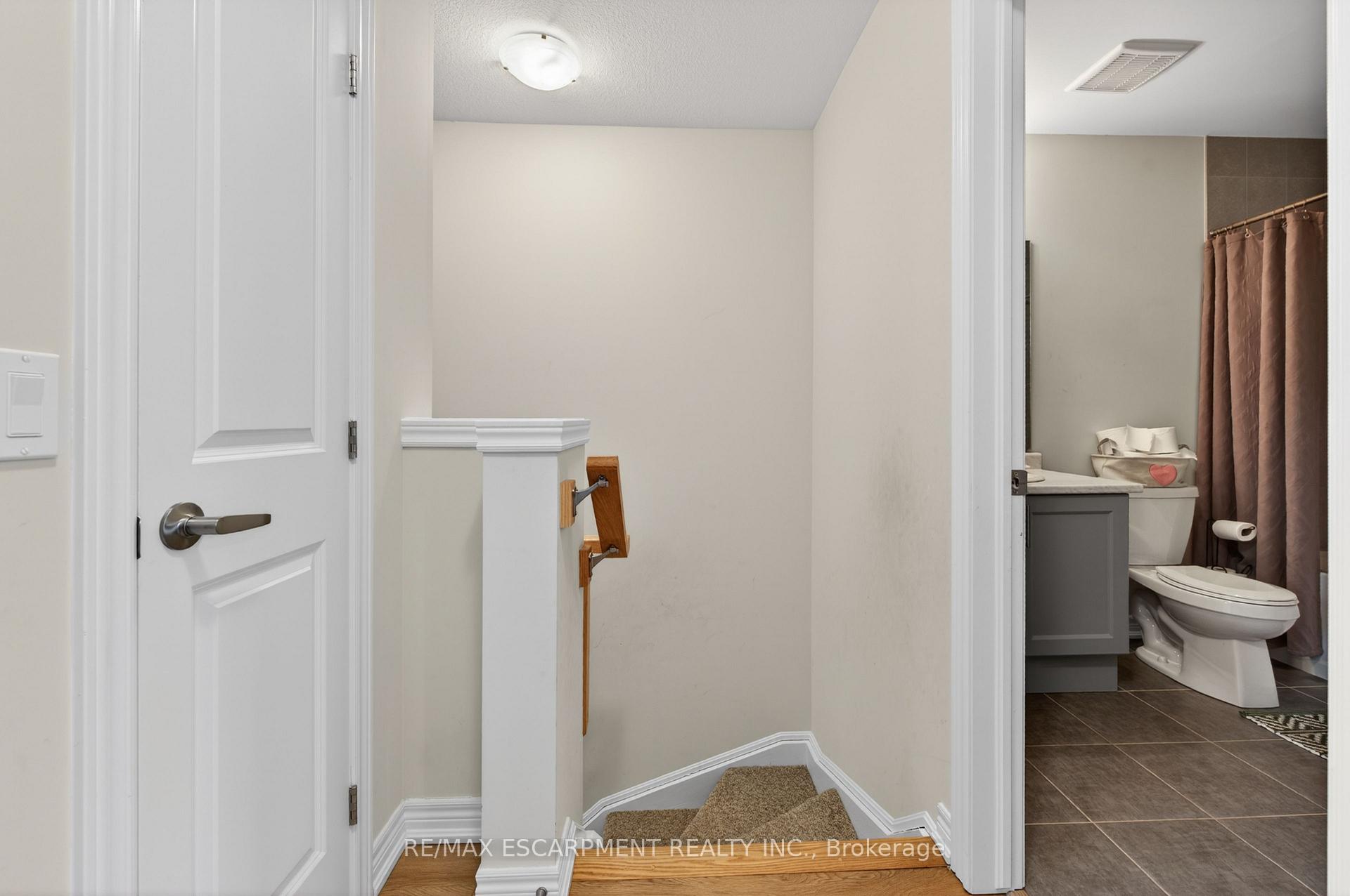 Photo 24 of Unit 13, 19 Picardy Drive, Hamilton, Stoney Creek — HOMEH