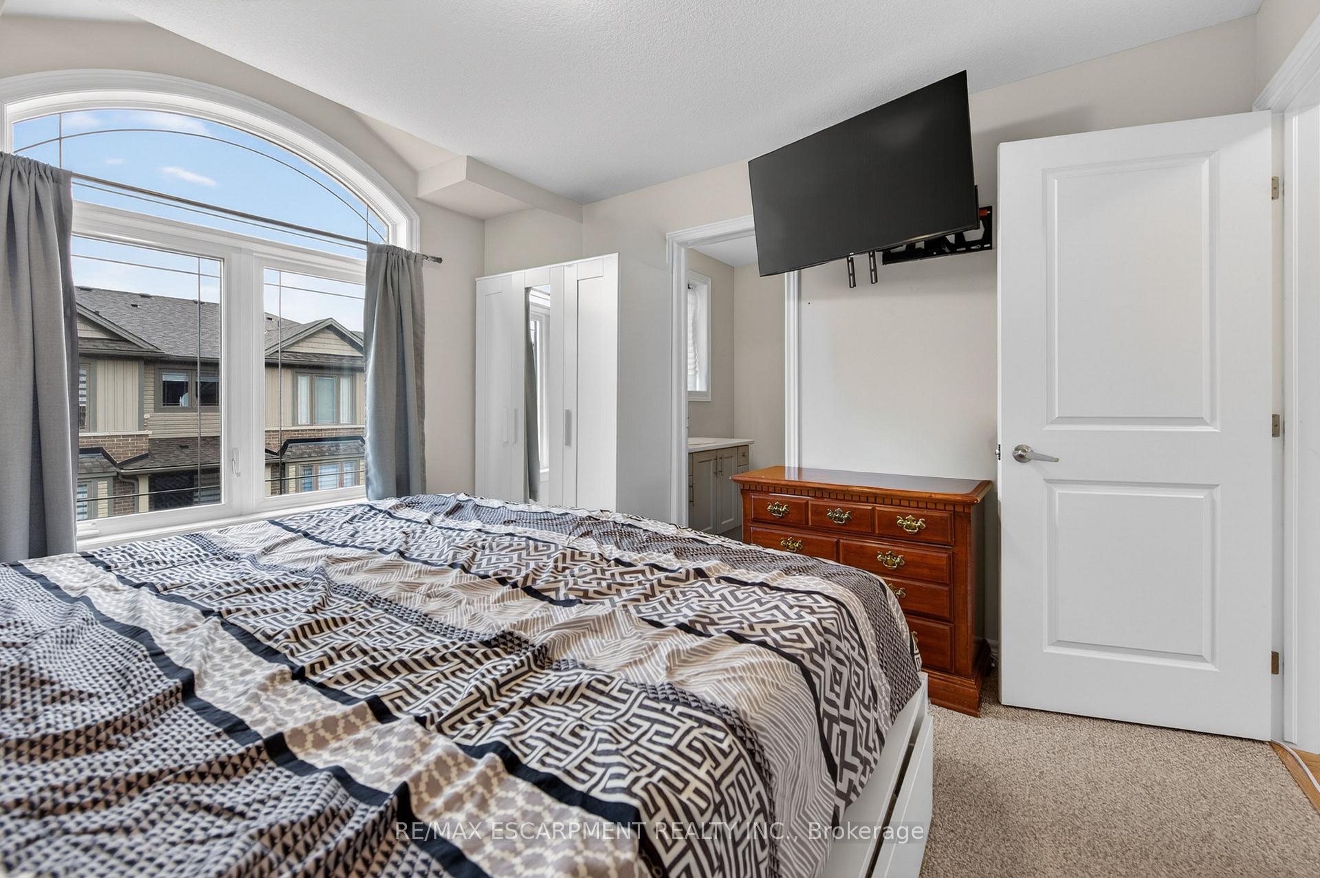 Photo 25 of Unit 13, 19 Picardy Drive, Hamilton, Stoney Creek — HOMEH