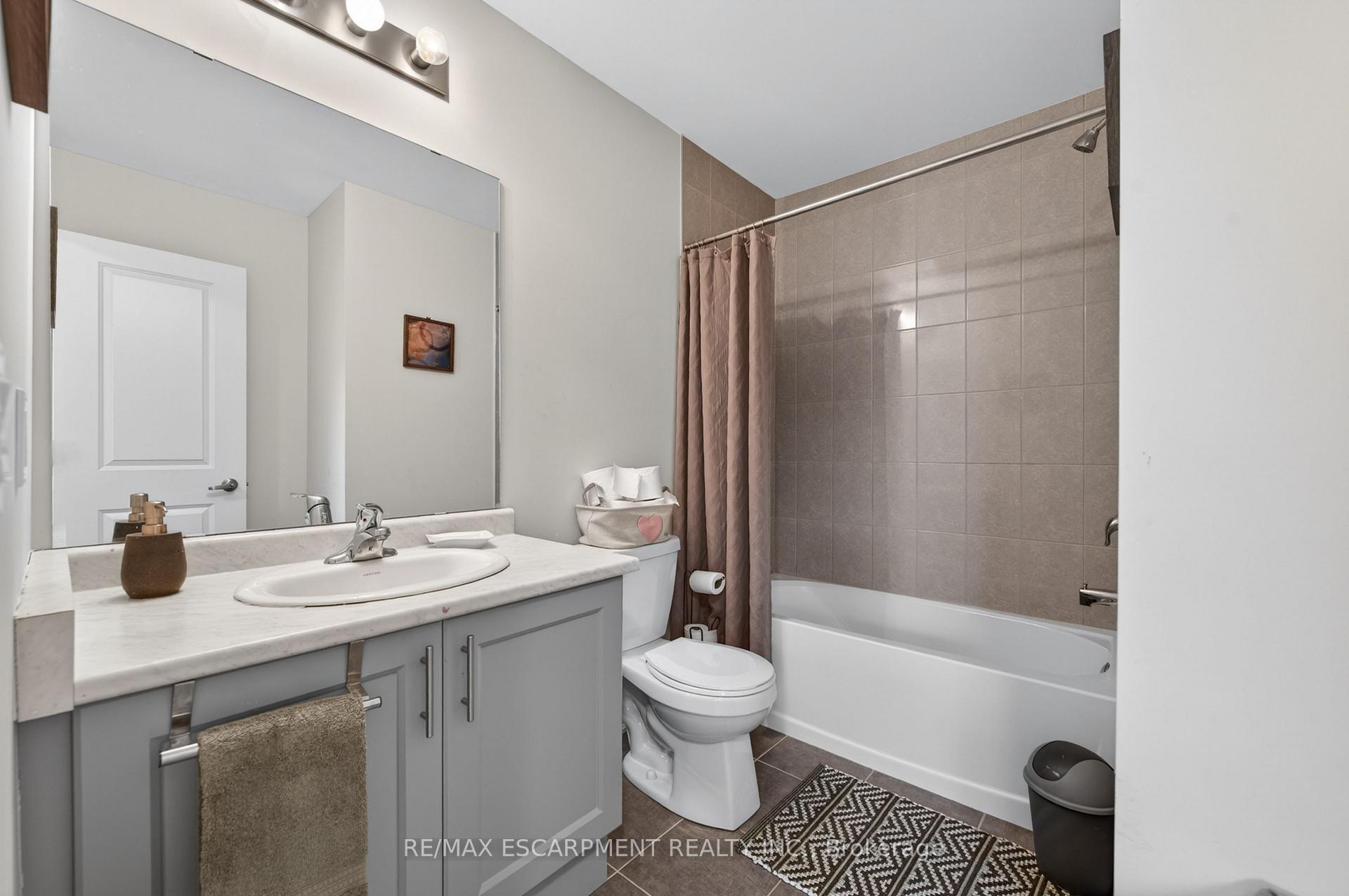 Photo 29 of Unit 13, 19 Picardy Drive, Hamilton, Stoney Creek — HOMEH
