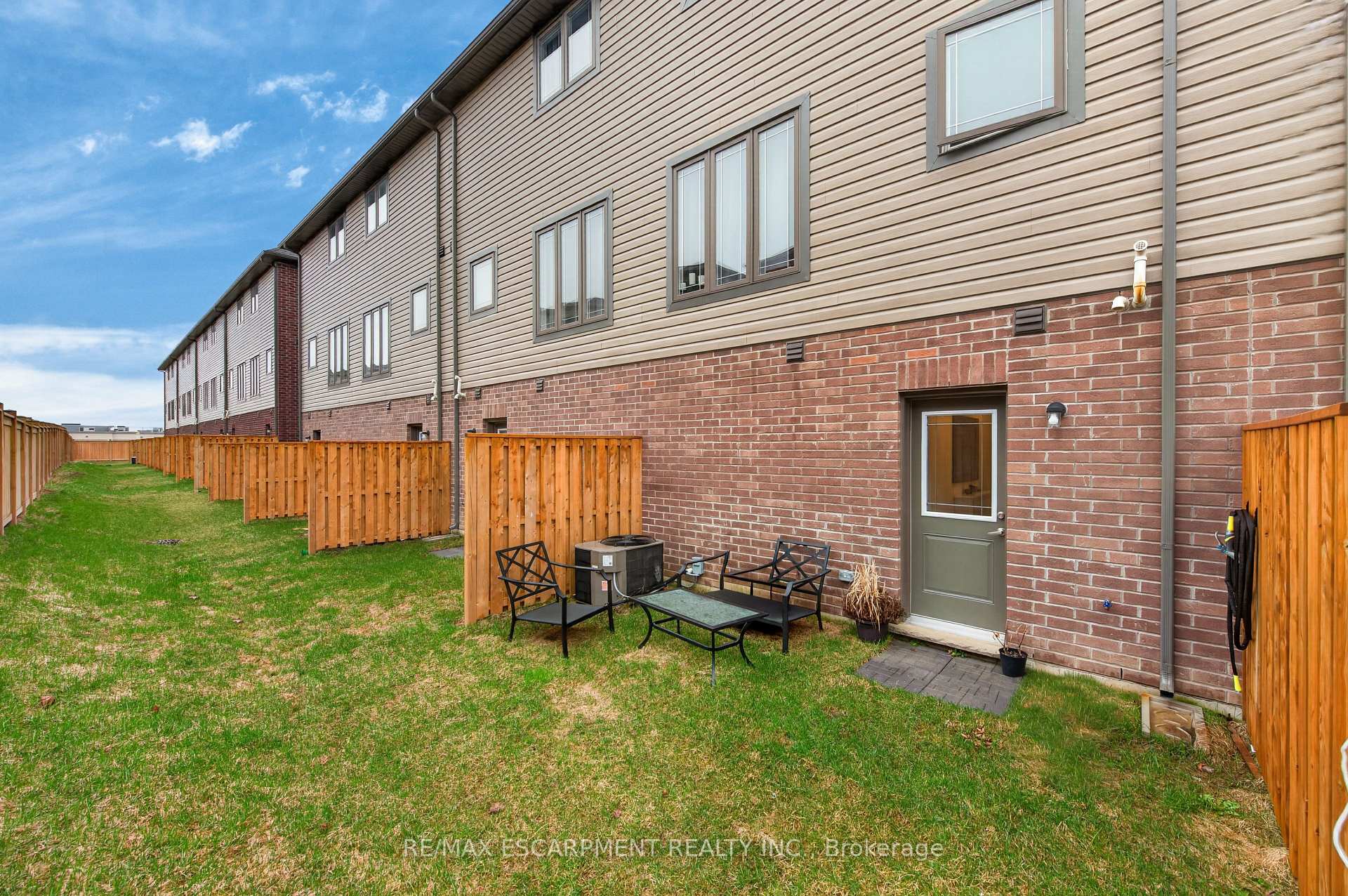 Photo 31 of Unit 13, 19 Picardy Drive, Hamilton, Stoney Creek — HOMEH