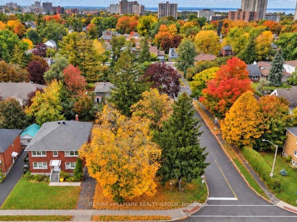 Photo 13 of 290 Woodroffe Avenue E, Ottawa, Carlingwood — HOMEH