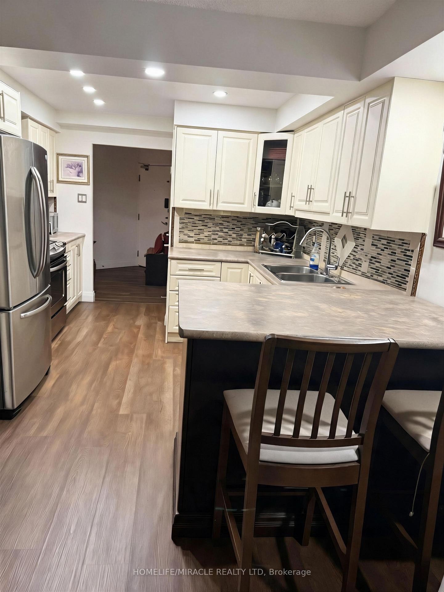 Photo 7 of Unit 1109, 2901 Kipling Avenue N, Etobicoke, Mount Olive-Silverstone-Jamestown — HOMEH