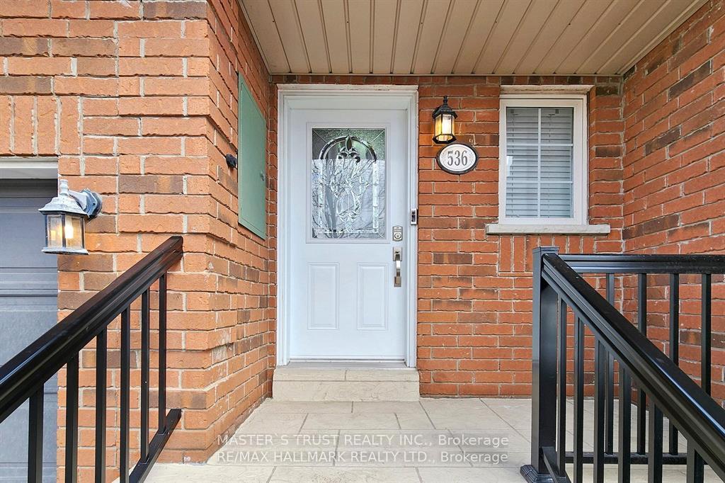 Photo 2 of 536 Rourke Place, Newmarket, Gorham-College Manor — HOMEH
