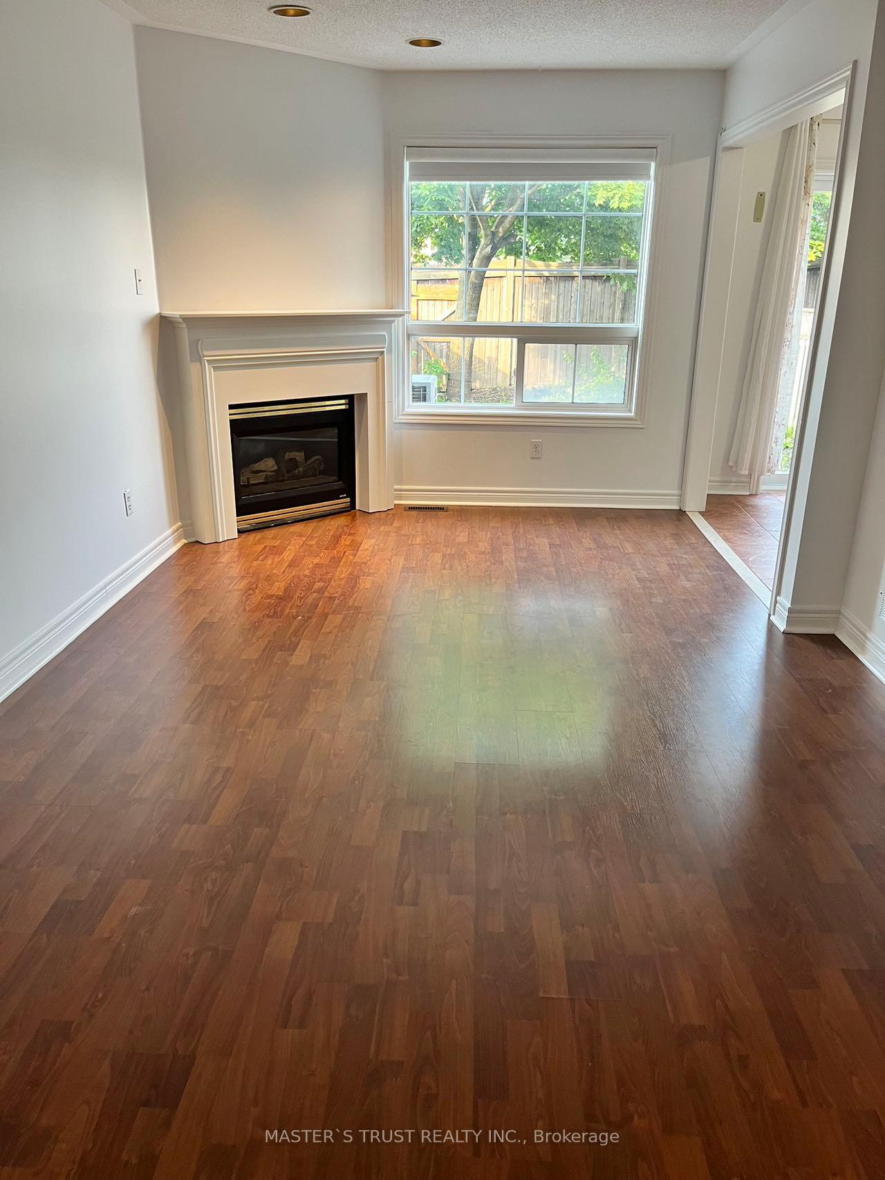 Photo 4 of 536 Rourke Place, Newmarket, Gorham-College Manor — HOMEH