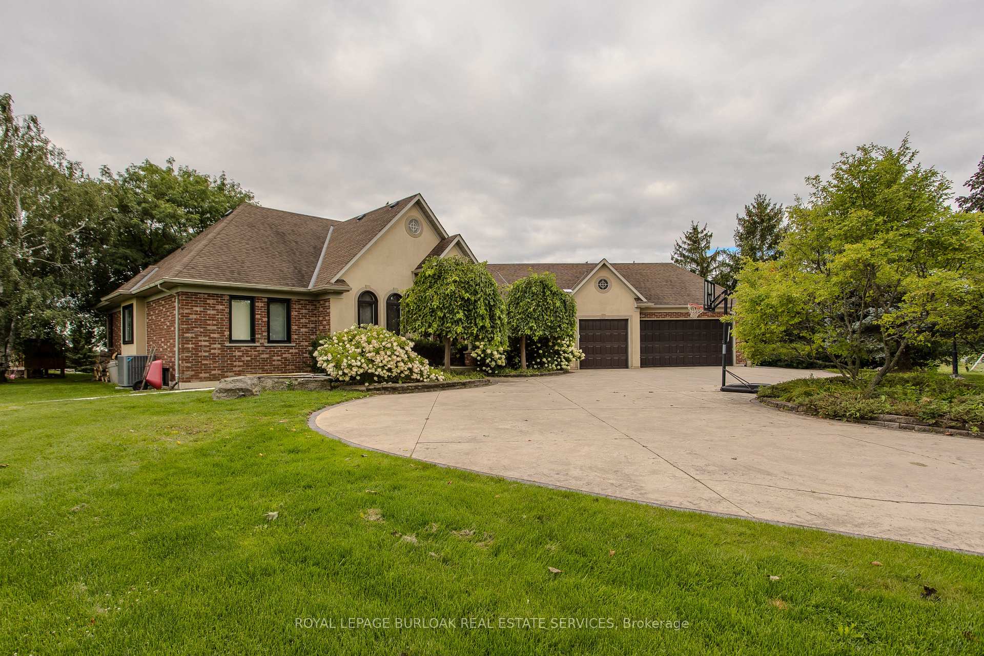 Photo 4 of 5200 2 Side Road, Burlington, Rural Burlington — HOMEH