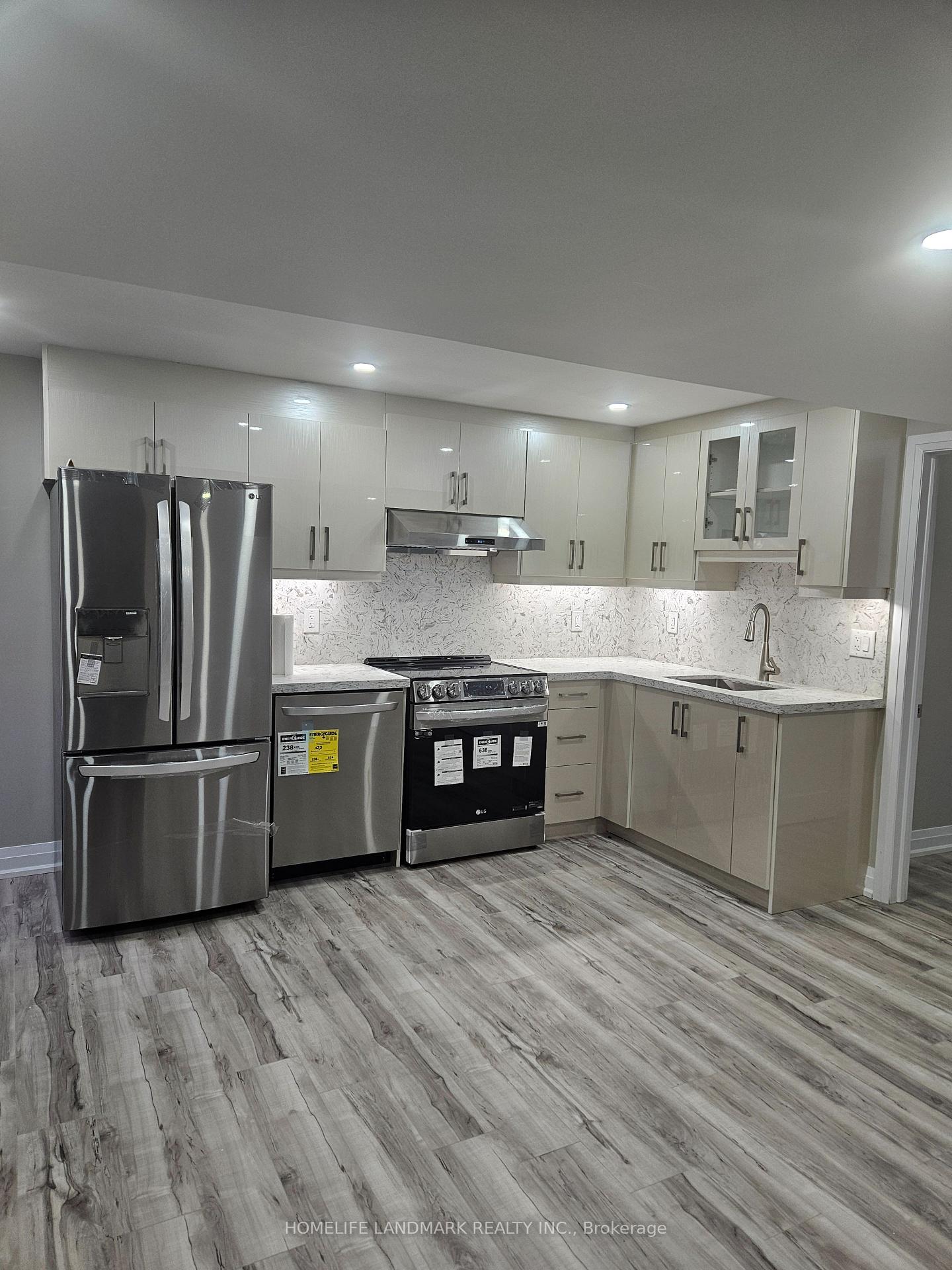 Photo 3 of Unit Lower, 515 Nairn Circle, Milton, Scott — HOMEH