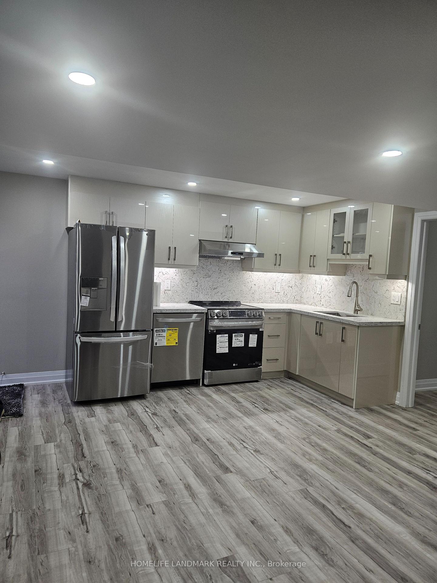 Photo 4 of Unit Lower, 515 Nairn Circle, Milton, Scott — HOMEH